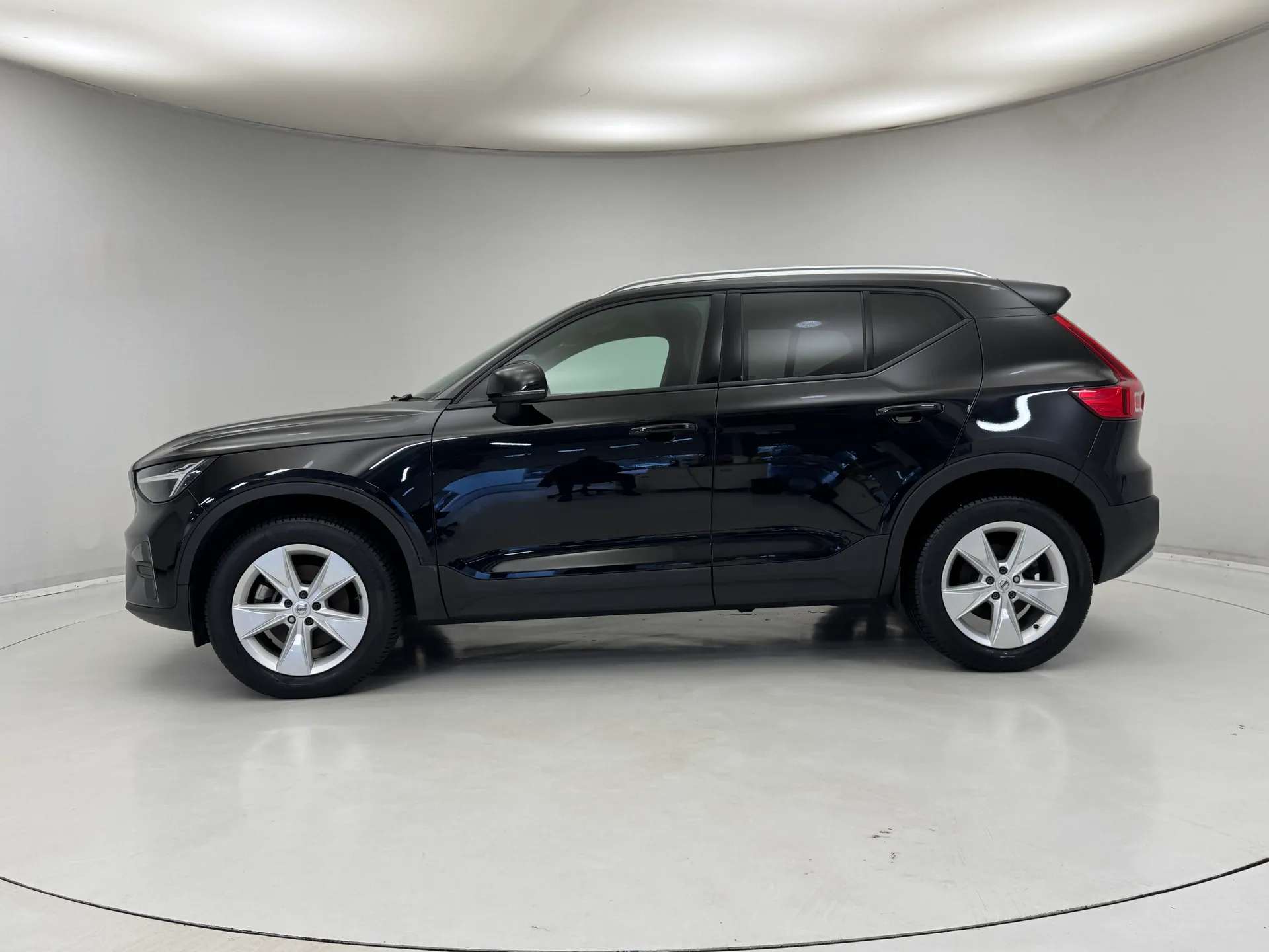 A 2025 VOLVO XC40 2.0 B3P Core 5dr Auto A 2025 VOLVO XC40 2.0 B3P Core 5dr Auto
