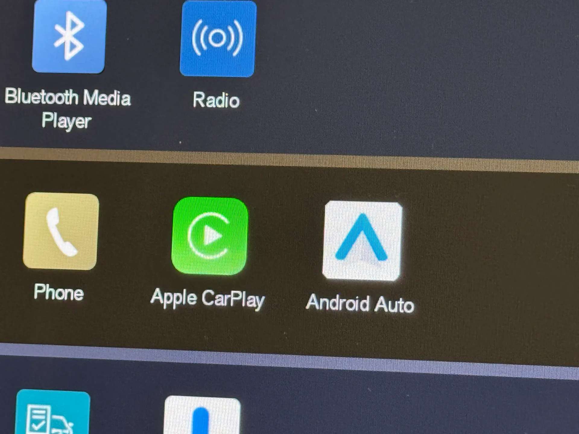 2025 VOLVO XC40 2025 VOLVO XC40