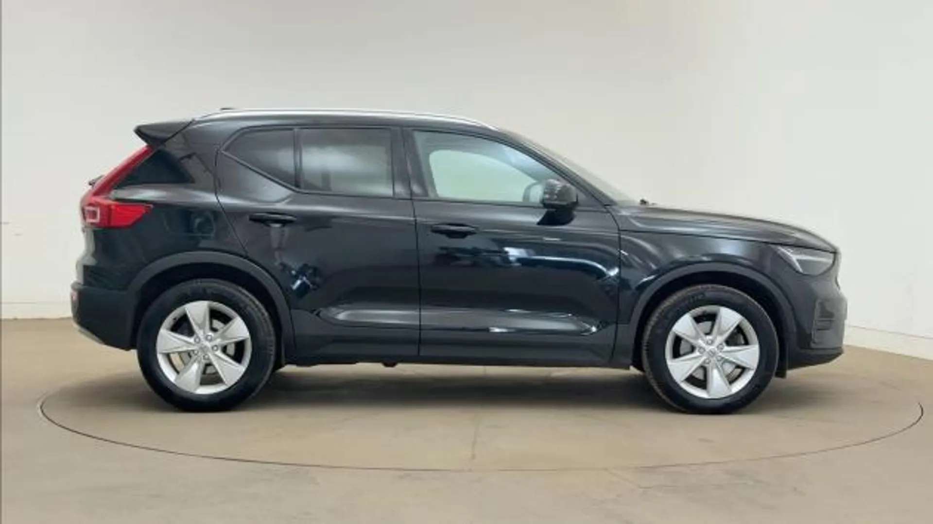 A 2023 VOLVO XC40 2.0 B3P Core 5dr Auto A 2023 VOLVO XC40 2.0 B3P Core 5dr Auto