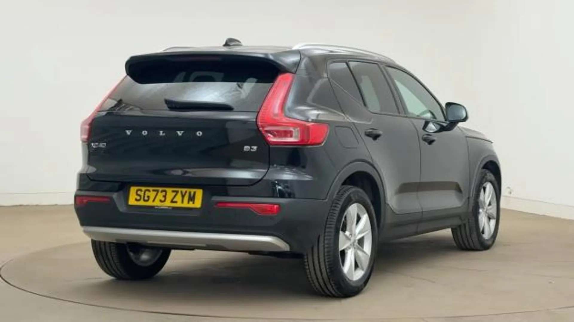 A 2023 VOLVO XC40 2.0 B3P Core 5dr Auto A 2023 VOLVO XC40 2.0 B3P Core 5dr Auto