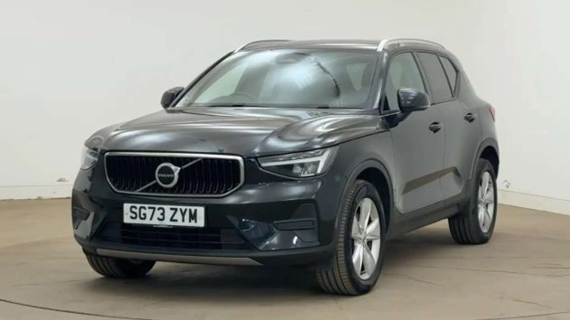 2023 VOLVO XC40 2023 VOLVO XC40