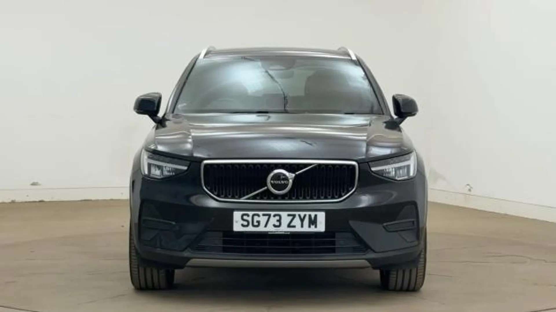 2023 VOLVO XC40 2023 VOLVO XC40