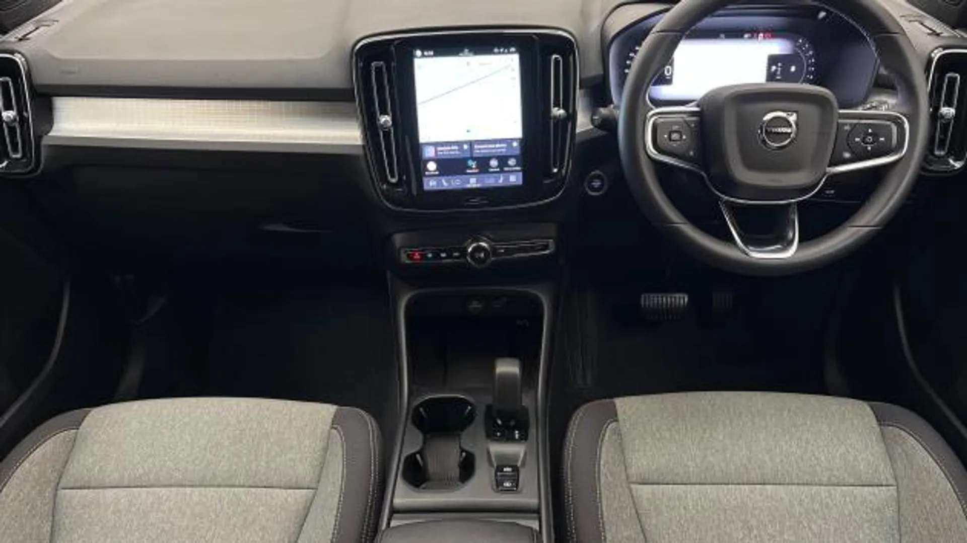 2023 VOLVO XC40 2023 VOLVO XC40