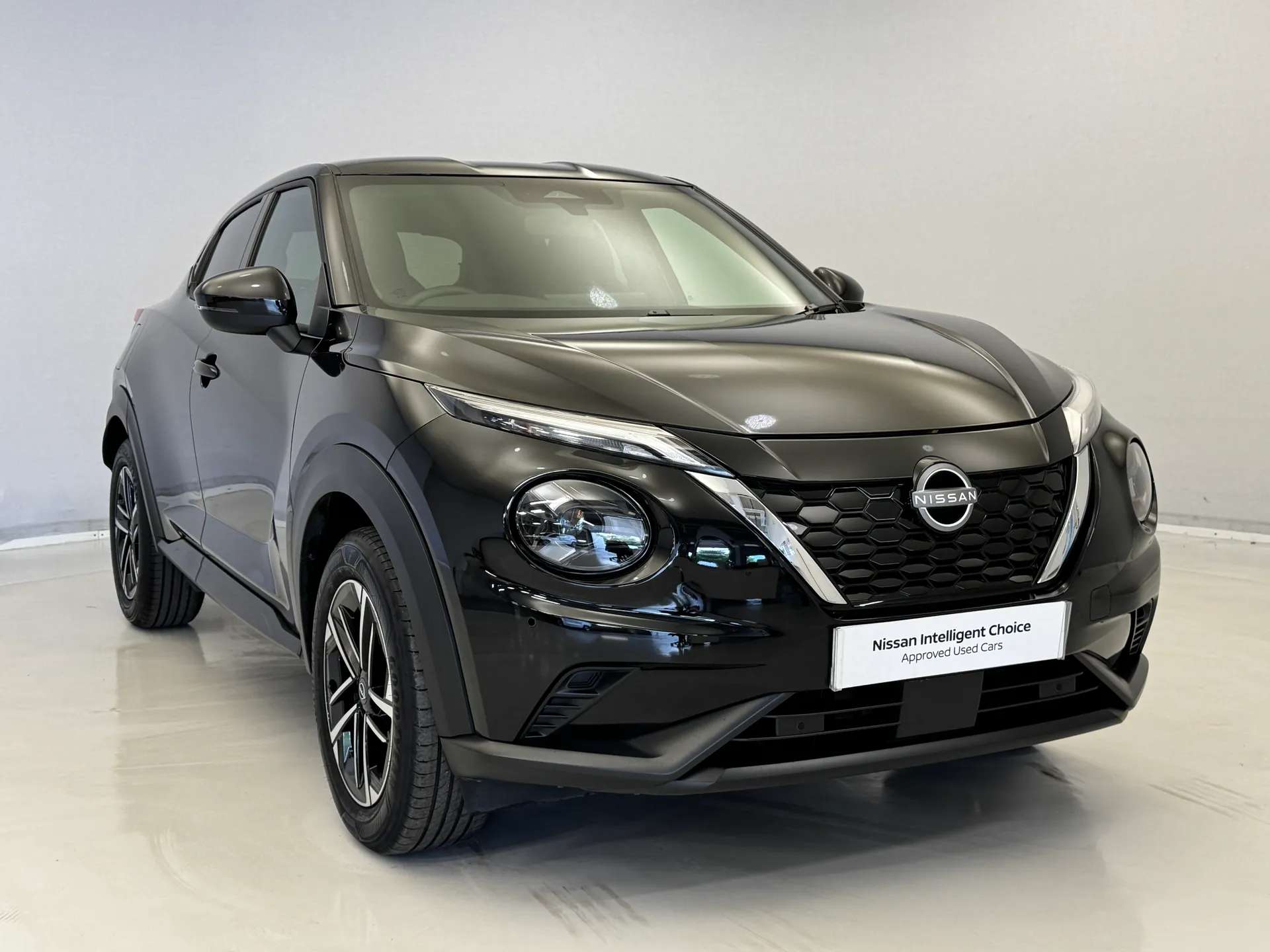 A 2025 NISSAN JUKE 1.6 Hybrid N-Connecta 5dr Auto A 2025 NISSAN JUKE 1.6 Hybrid N-Connecta 5dr Auto