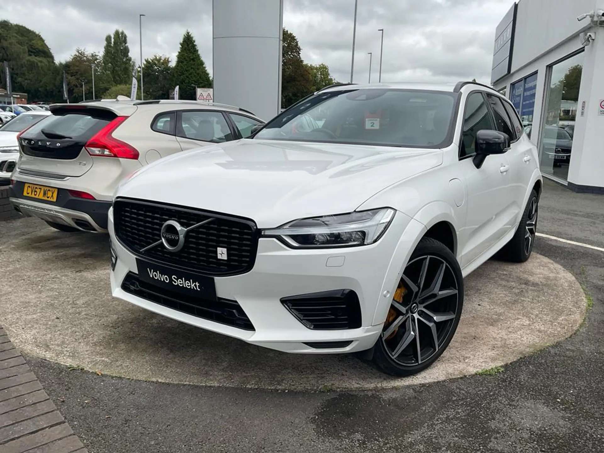 A 0 VOLVO XC60 2.0 T8 405 Hybrid Polestar Engineered 5dr AWD Gtrn A 0 VOLVO XC60 2.0 T8 405 Hybrid Polestar Engineered 5dr AWD Gtrn