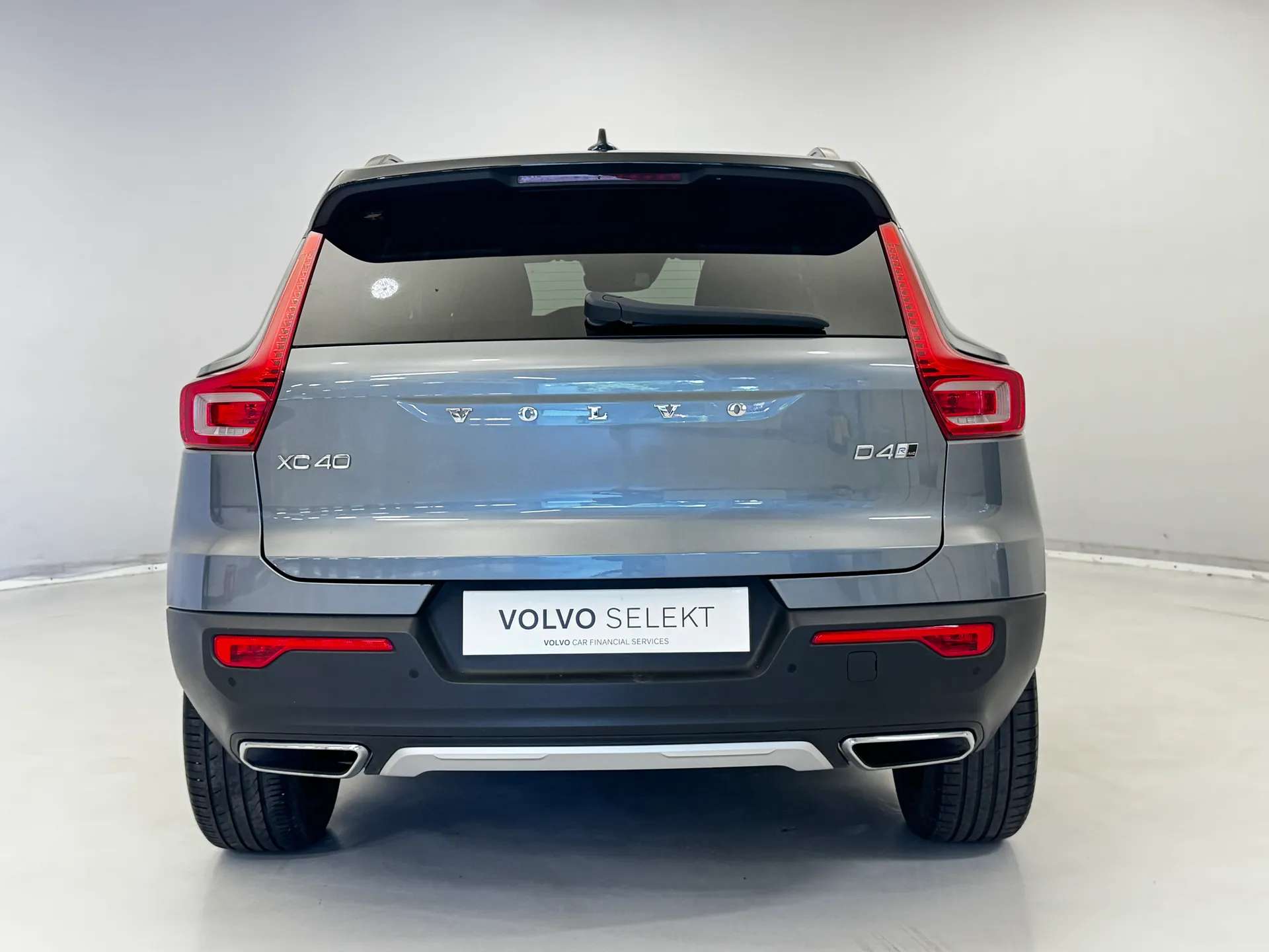 2018 VOLVO XC40 2018 VOLVO XC40