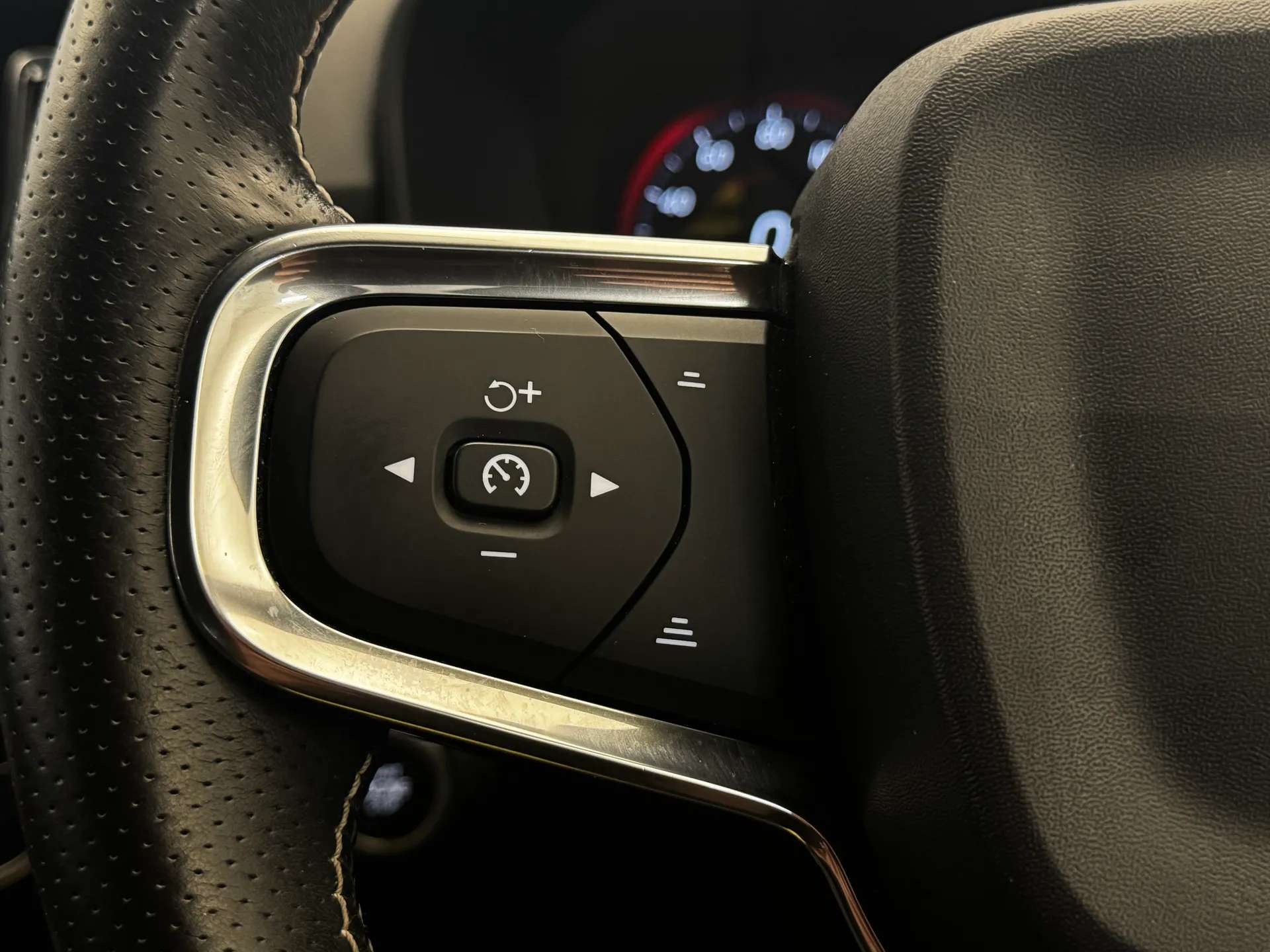 2018 VOLVO XC40 2018 VOLVO XC40