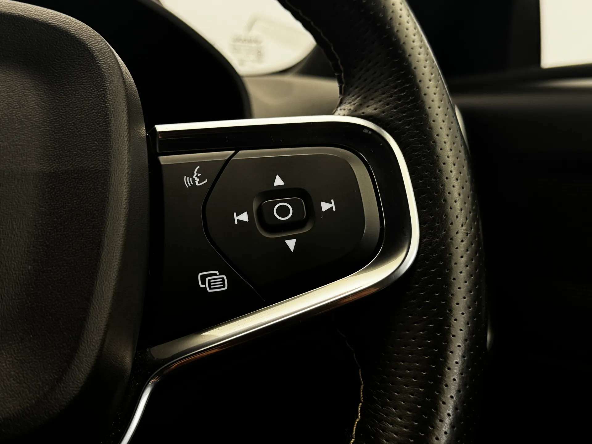 2018 VOLVO XC40 2018 VOLVO XC40