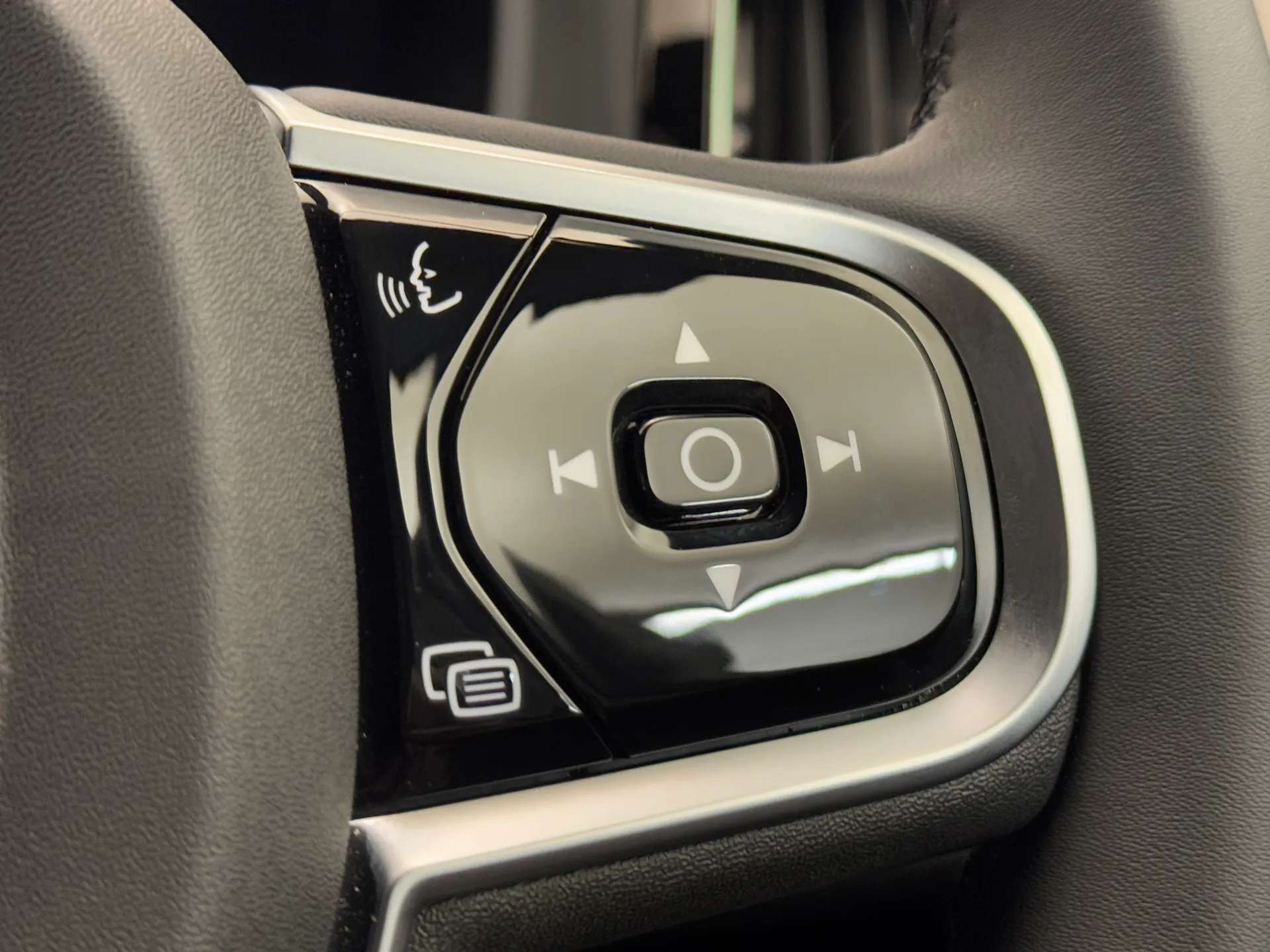 2024 VOLVO XC60 2024 VOLVO XC60