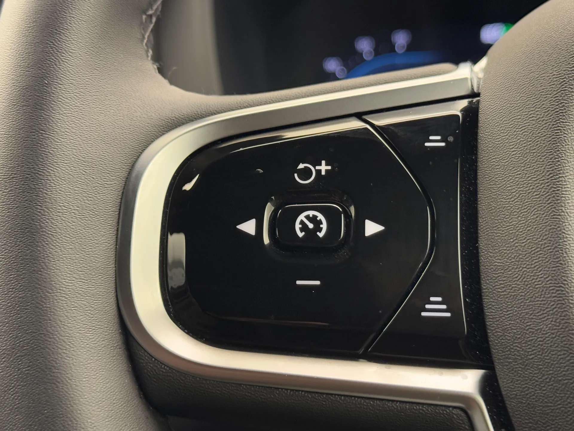 2024 VOLVO XC60 2024 VOLVO XC60