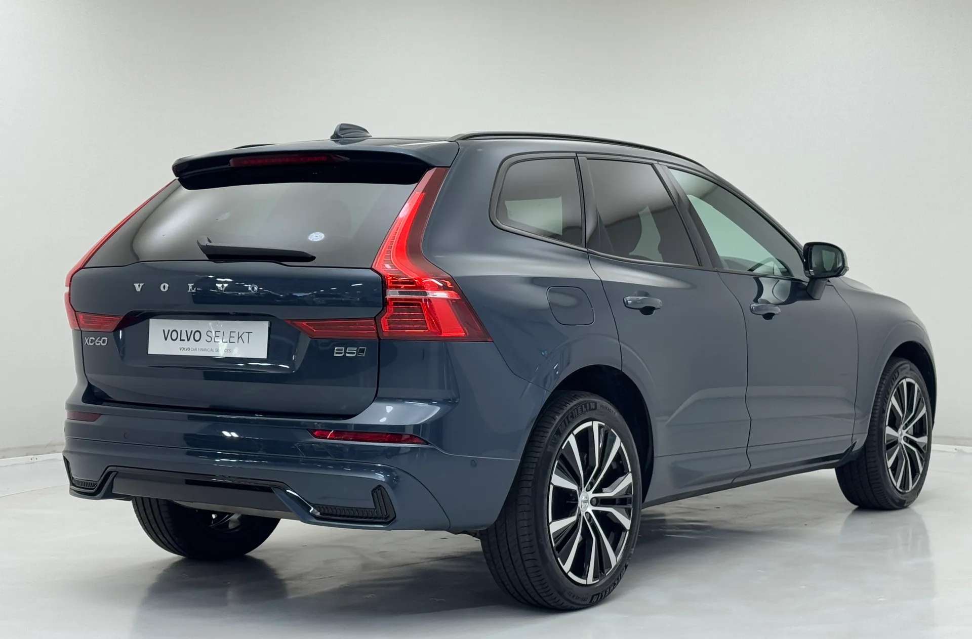 2024 VOLVO XC60 2024 VOLVO XC60