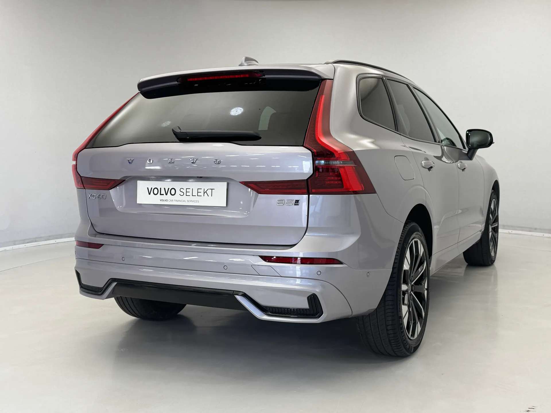 A 2025 VOLVO XC60 2.0 B5P Plus Dark 5dr AWD Geartronic A 2025 VOLVO XC60 2.0 B5P Plus Dark 5dr AWD Geartronic