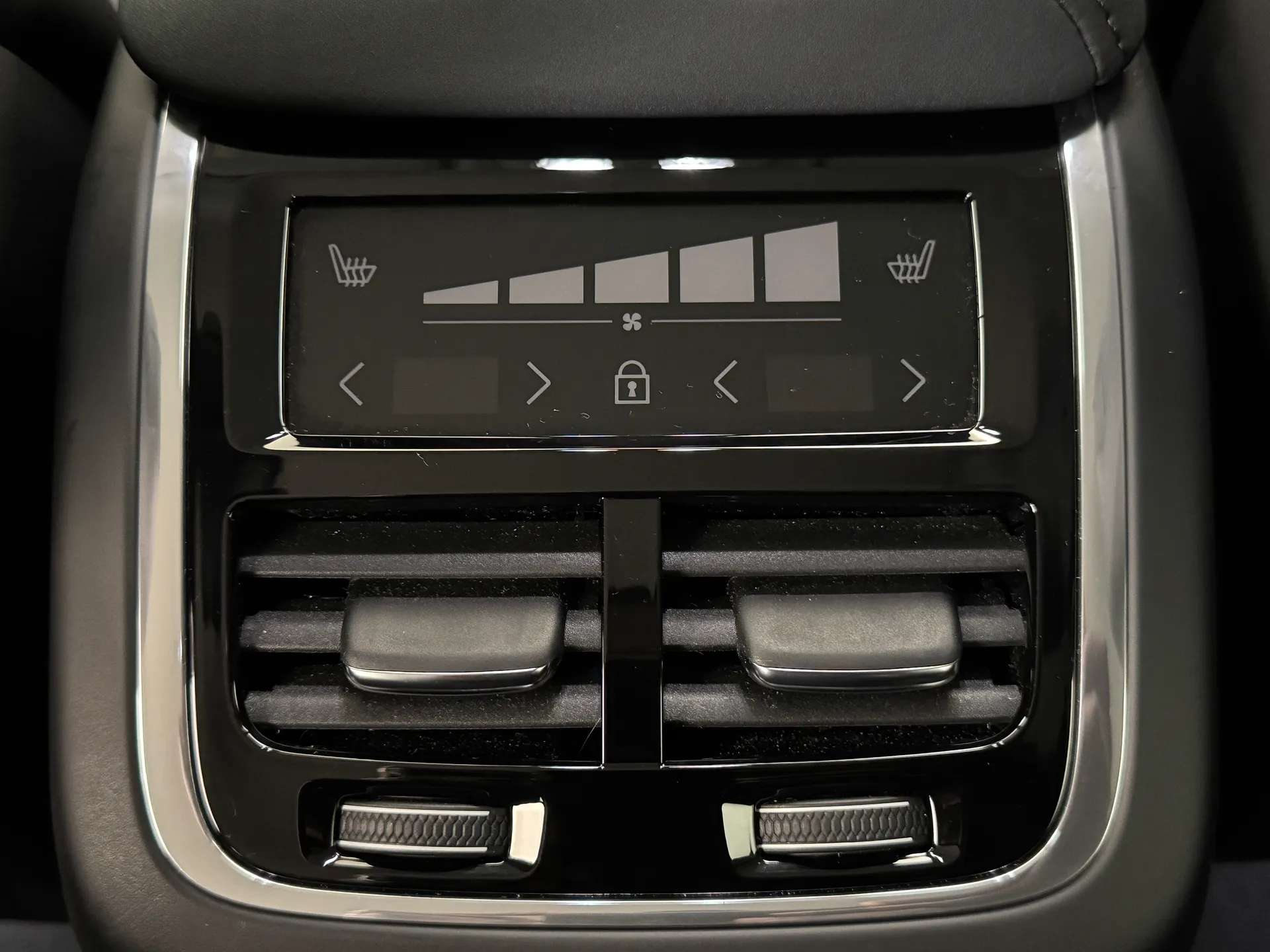 2025 VOLVO XC60 2025 VOLVO XC60