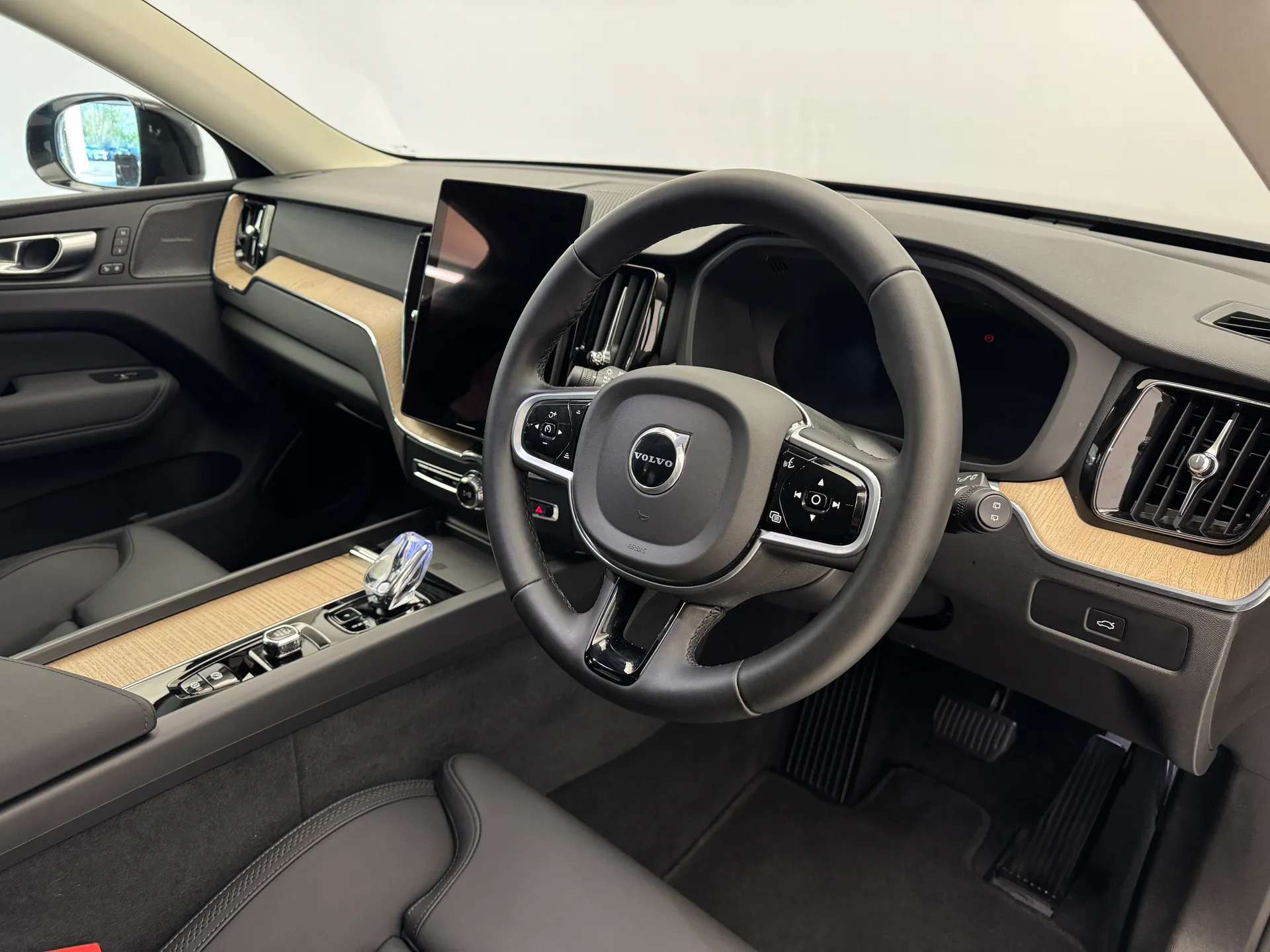 2025 VOLVO XC60 2025 VOLVO XC60