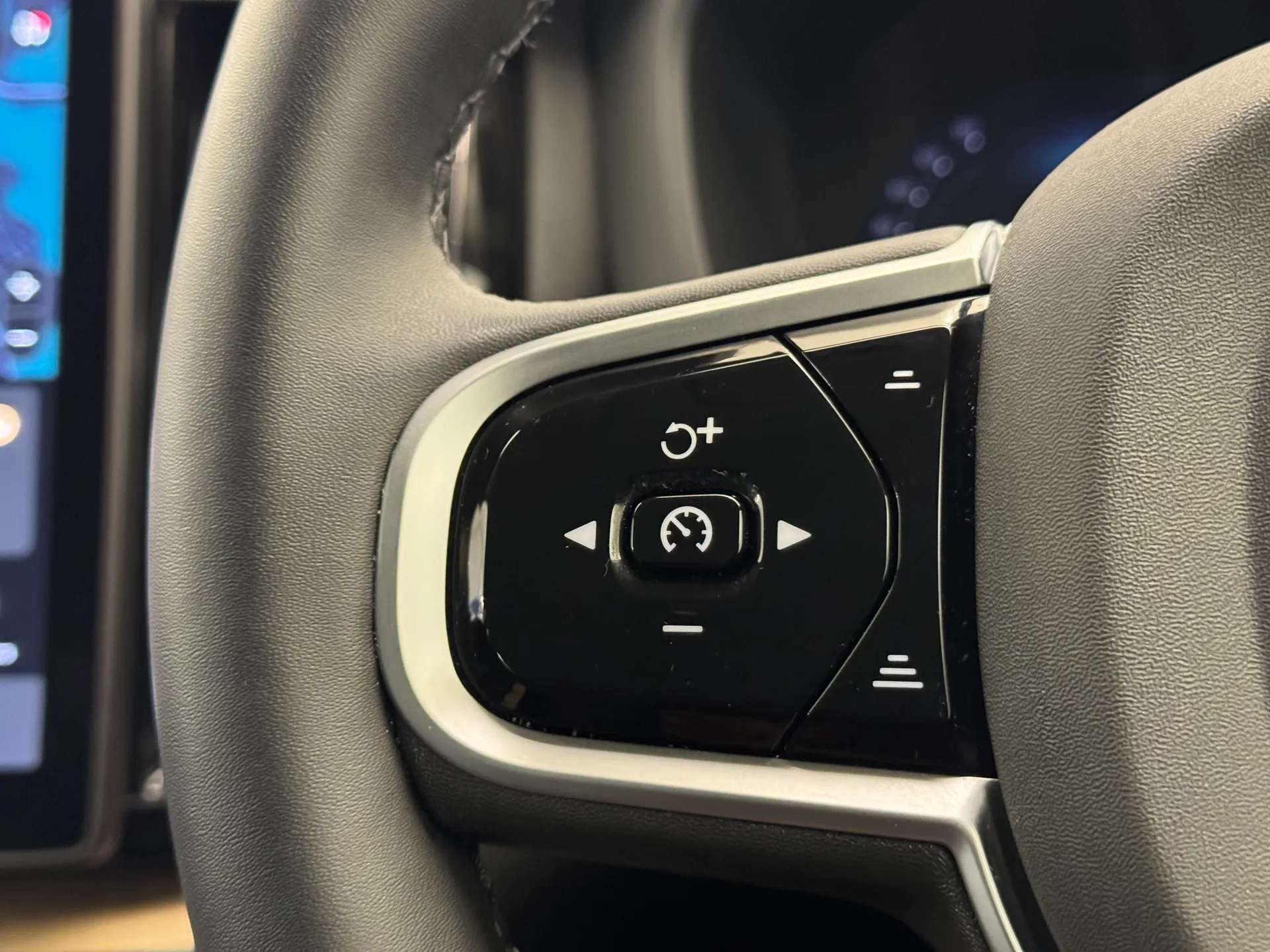 2025 VOLVO XC60 2025 VOLVO XC60