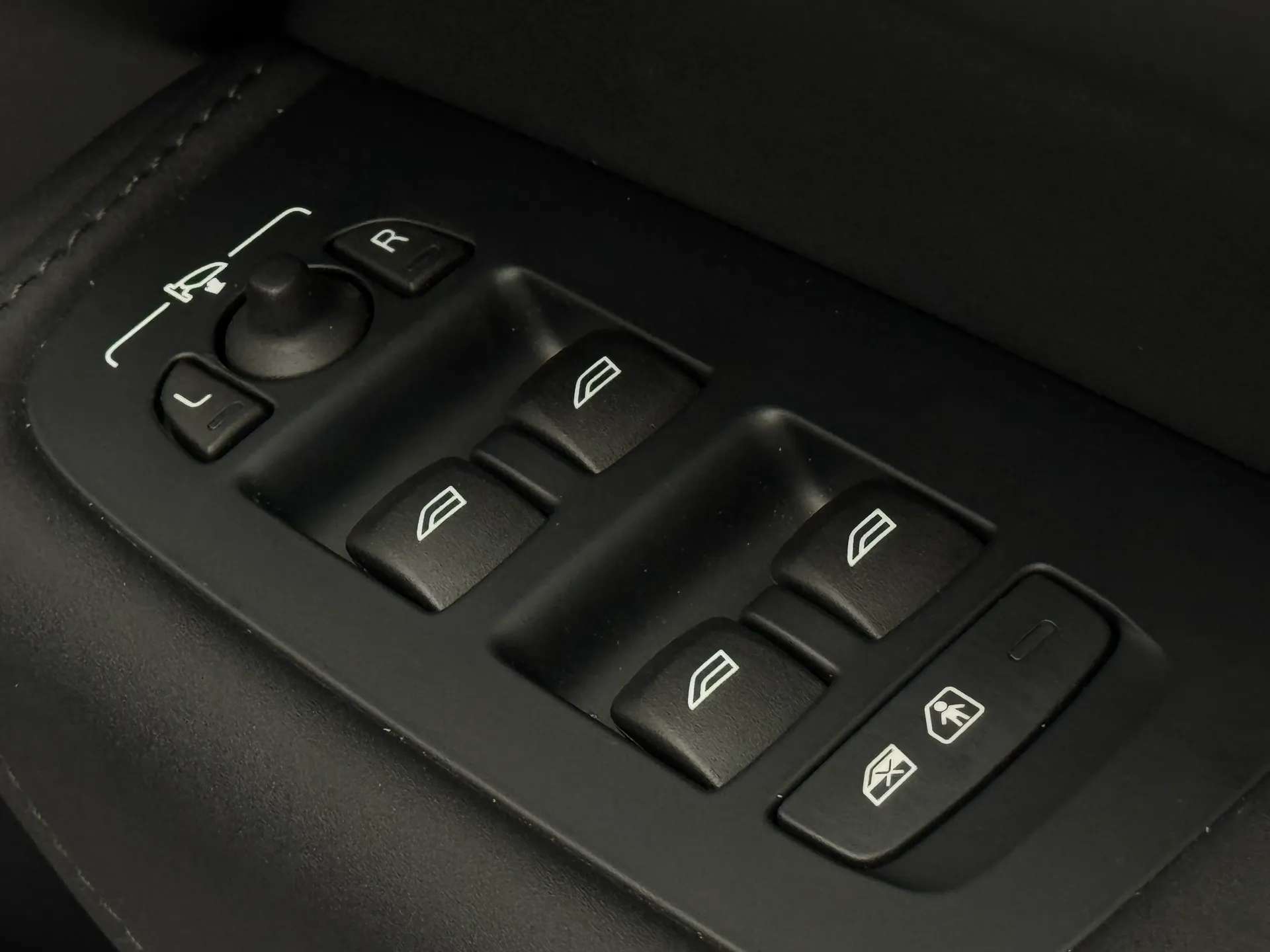 2025 VOLVO XC60 2025 VOLVO XC60