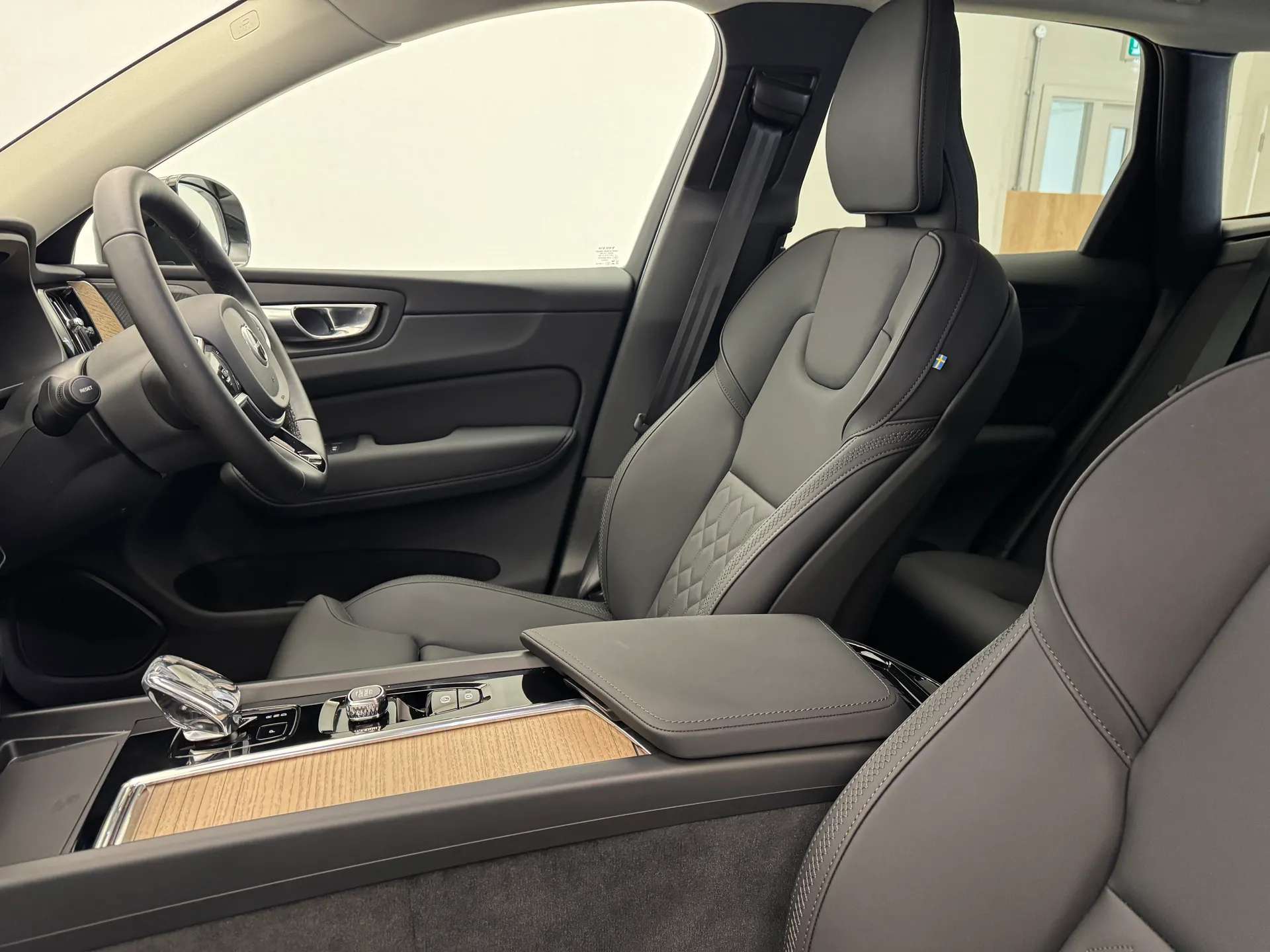 2025 VOLVO XC60 2025 VOLVO XC60