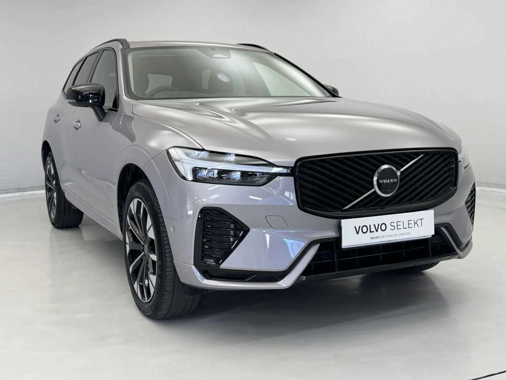 A 2025 VOLVO XC60 2.0 B5P Plus Dark 5dr AWD Geartronic A 2025 VOLVO XC60 2.0 B5P Plus Dark 5dr AWD Geartronic