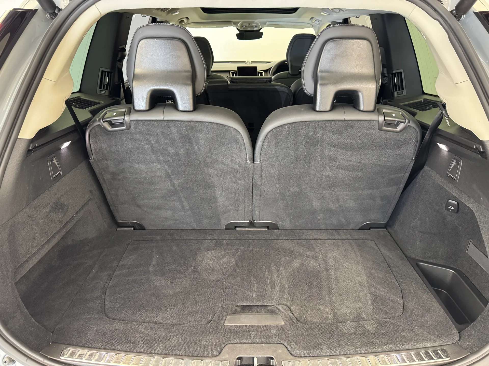 2025 VOLVO XC90 2025 VOLVO XC90