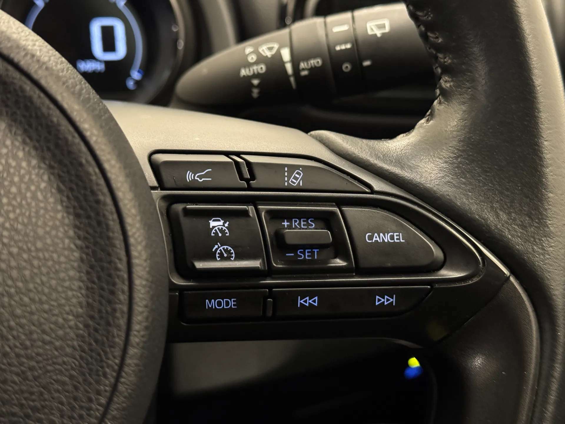 2023 MAZDA 2 HYBRID 2023 MAZDA 2 HYBRID