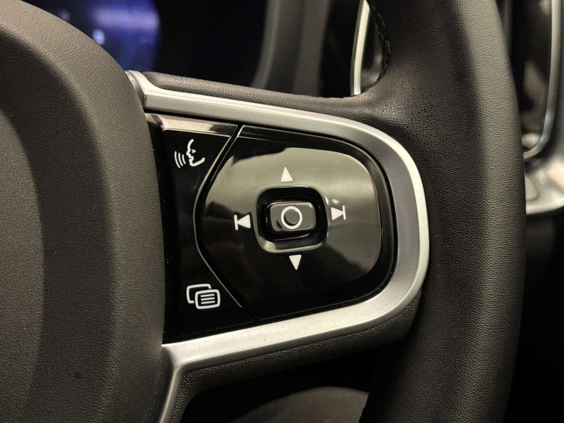 2023 VOLVO S60 2023 VOLVO S60