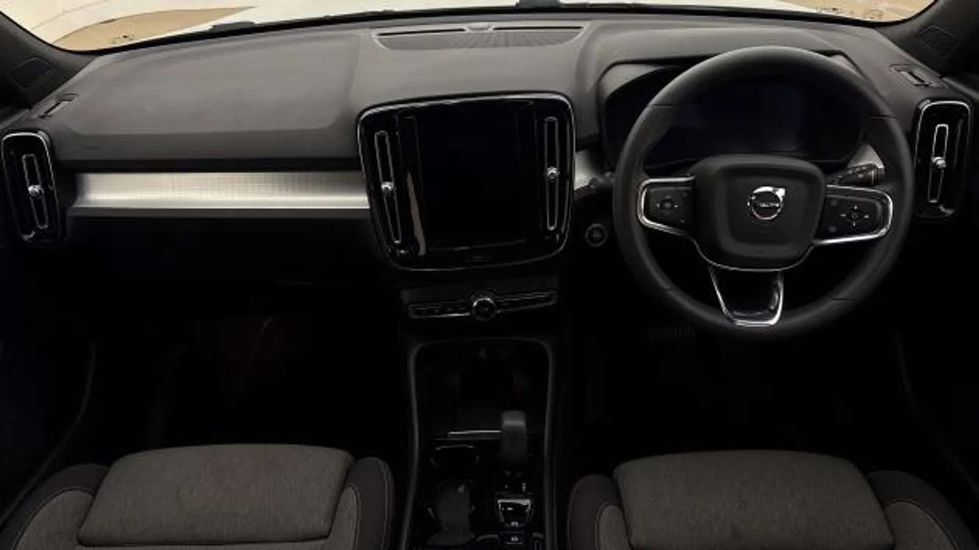 2023 VOLVO XC40 2023 VOLVO XC40