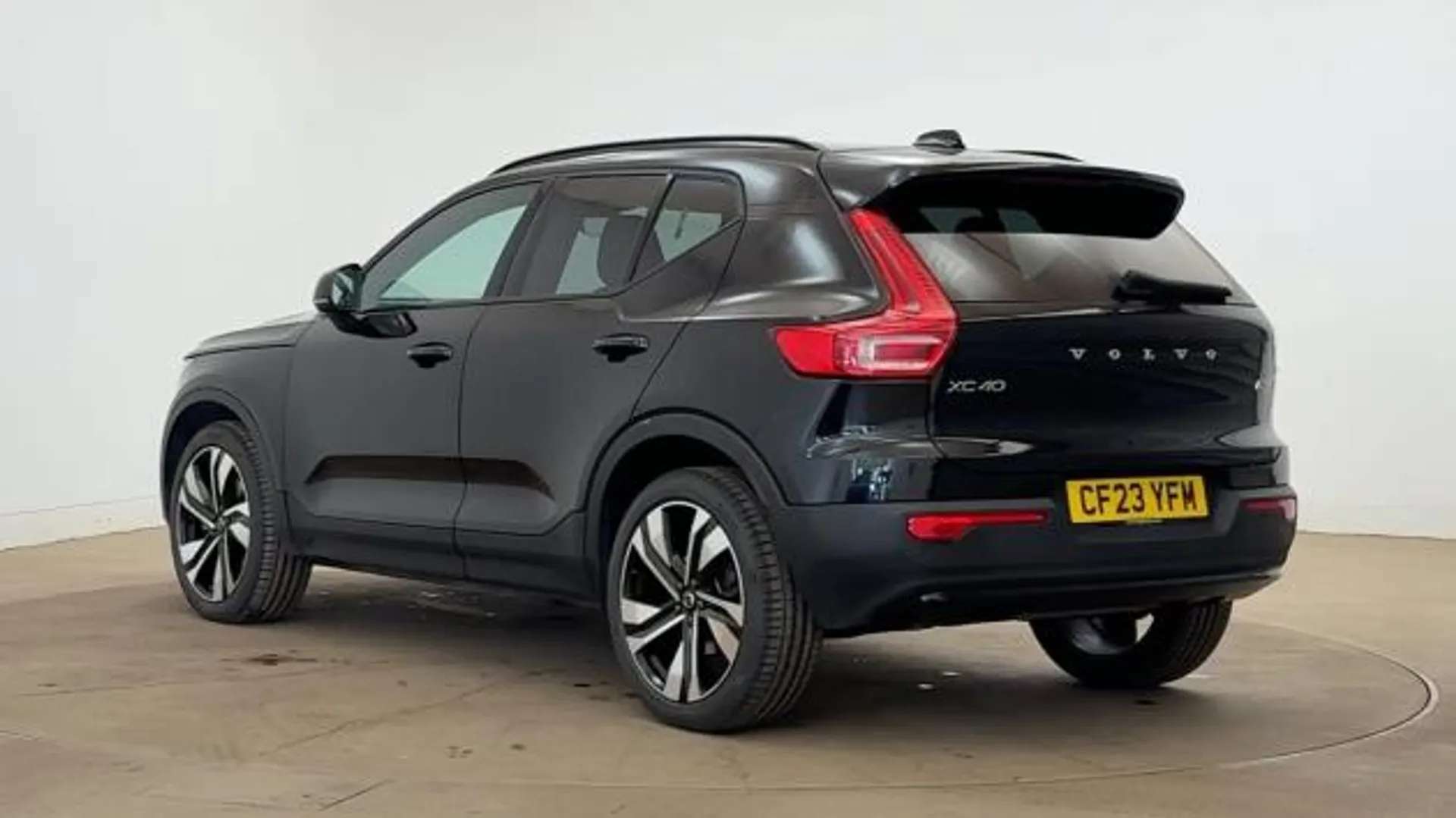 A 2023 VOLVO XC40 2.0 B3P Ultimate Dark 5dr Auto A 2023 VOLVO XC40 2.0 B3P Ultimate Dark 5dr Auto