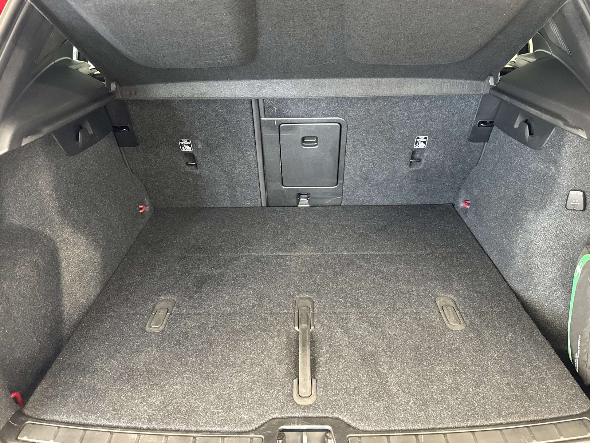 2023 VOLVO XC40 2023 VOLVO XC40
