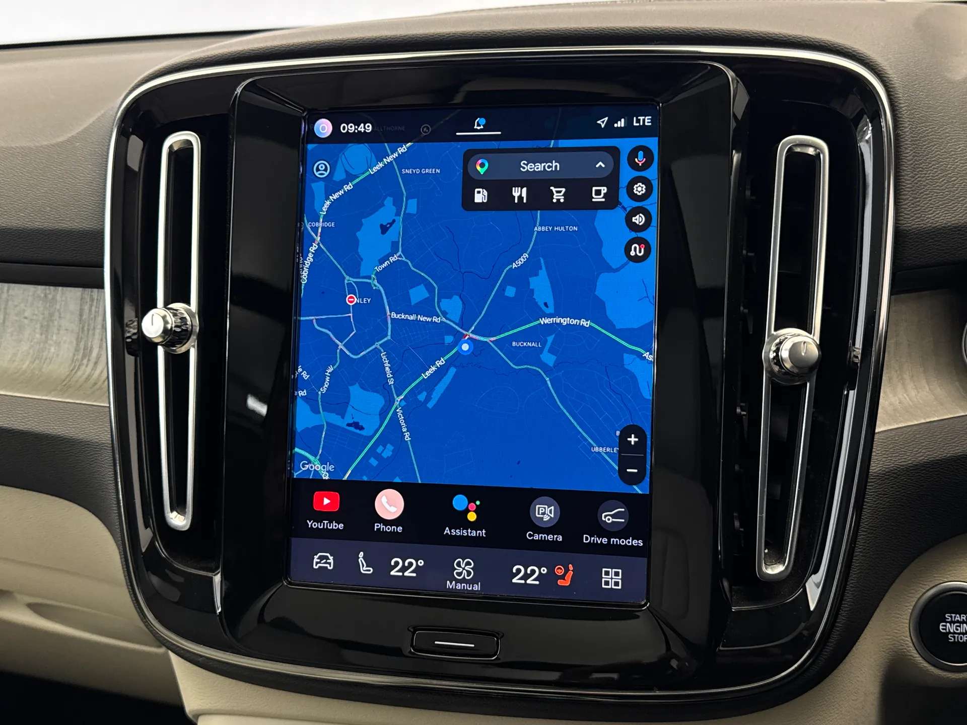 2023 VOLVO XC40 2023 VOLVO XC40