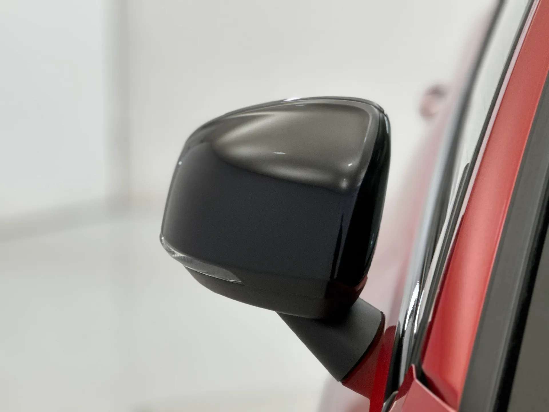 2023 VOLVO XC40 2023 VOLVO XC40