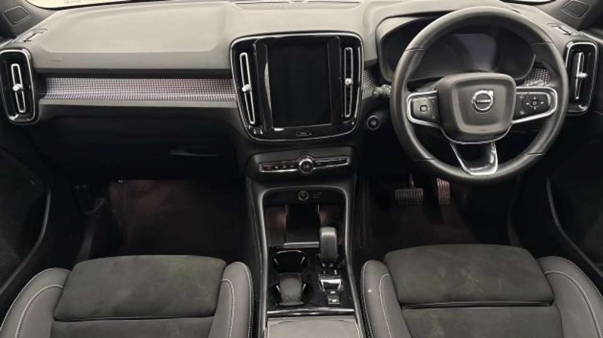 2022 VOLVO XC40 2022 VOLVO XC40