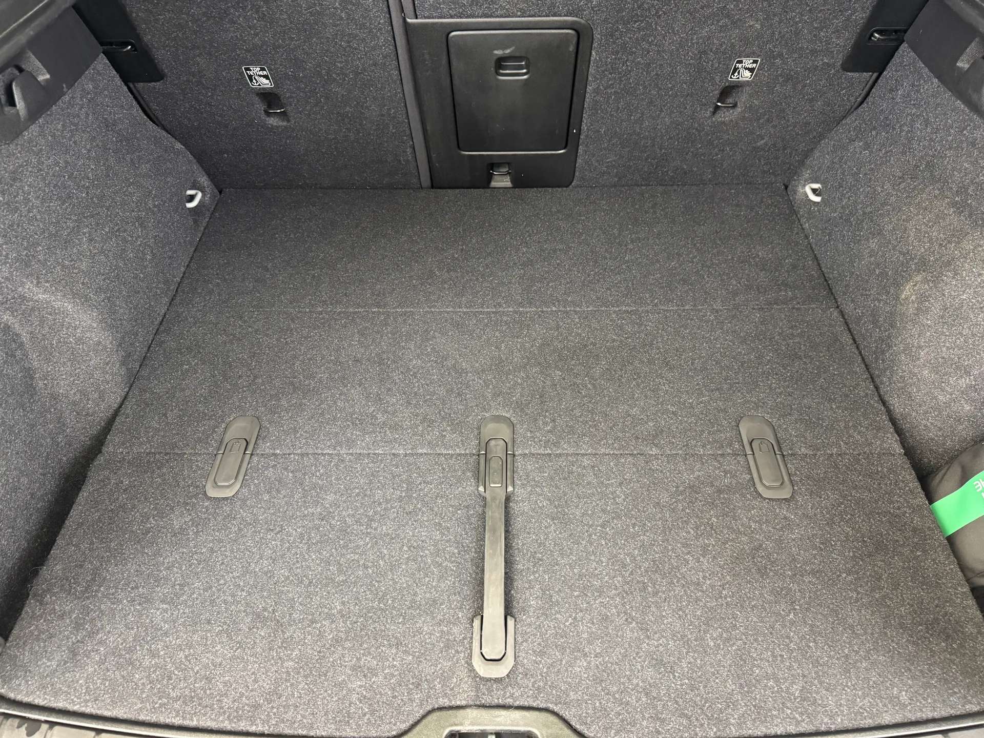 2023 VOLVO XC40 2023 VOLVO XC40