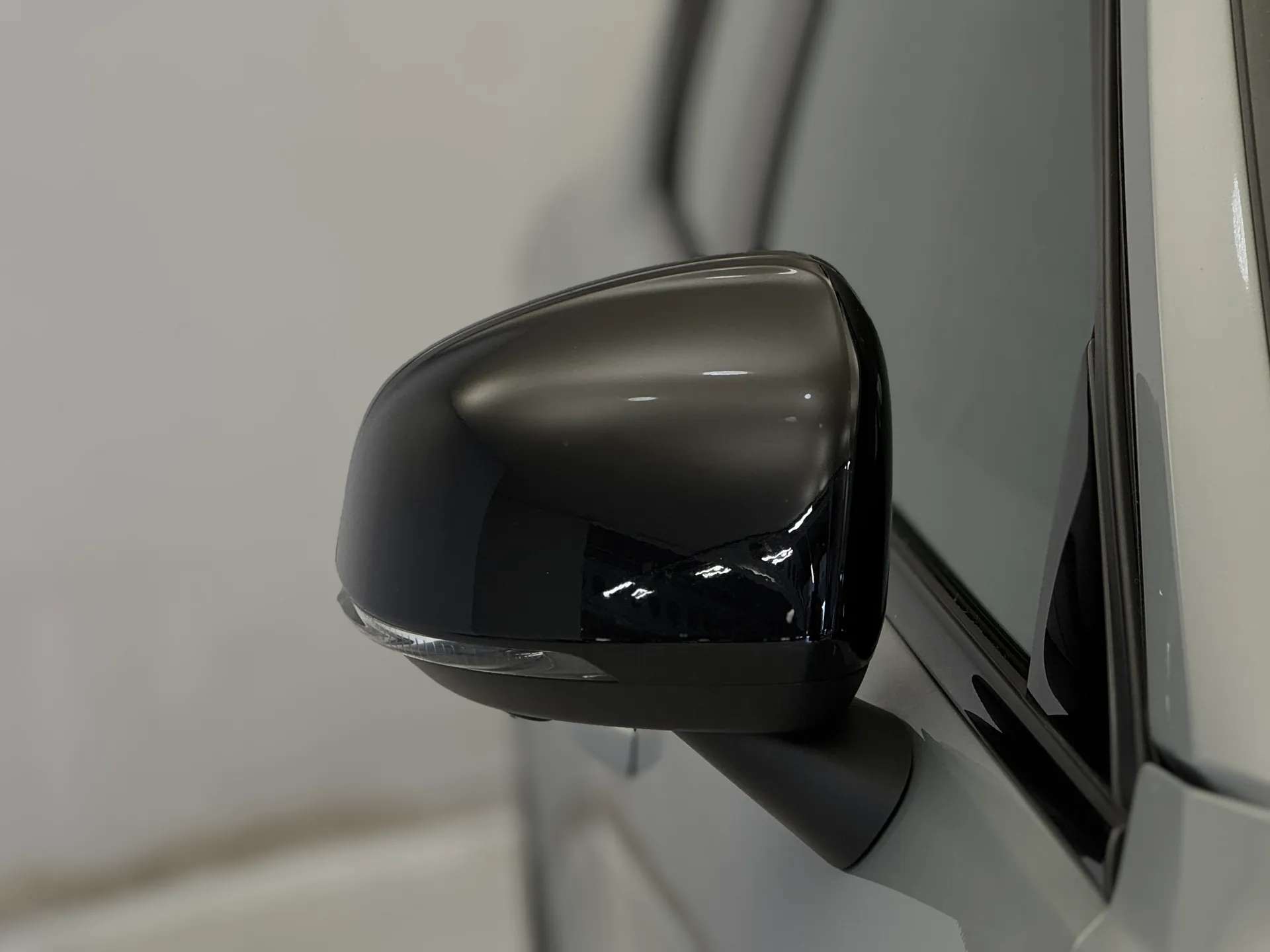2023 VOLVO XC40 2023 VOLVO XC40