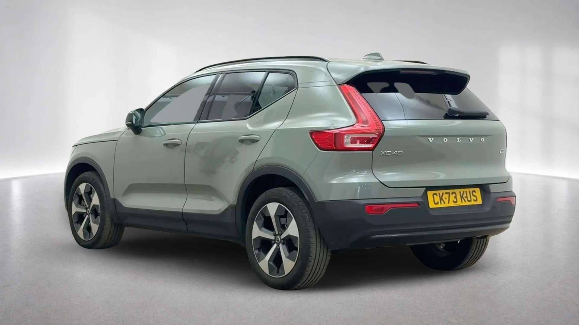 A 2023 VOLVO XC40 2.0 B3P Ultimate Dark 5dr Auto A 2023 VOLVO XC40 2.0 B3P Ultimate Dark 5dr Auto