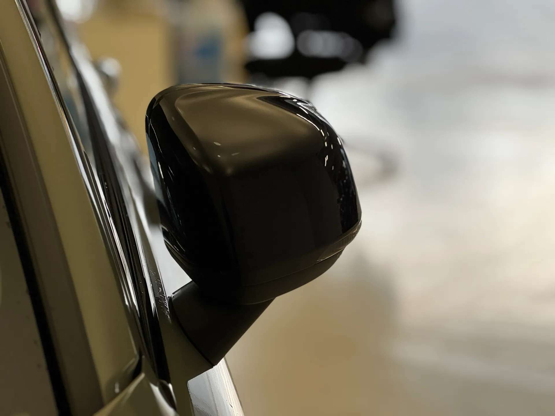 2023 VOLVO XC40 2023 VOLVO XC40