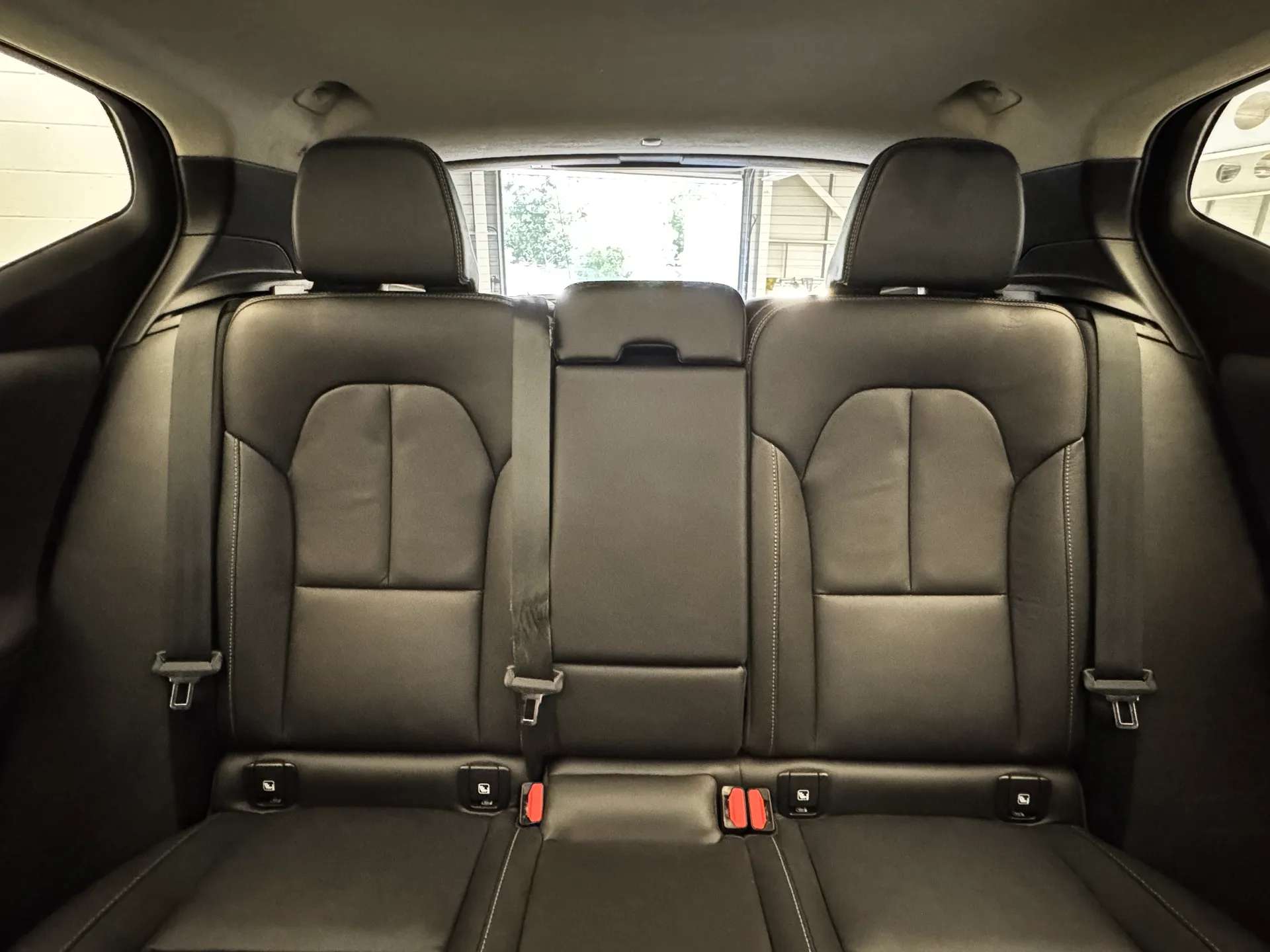 2023 VOLVO XC40 2023 VOLVO XC40