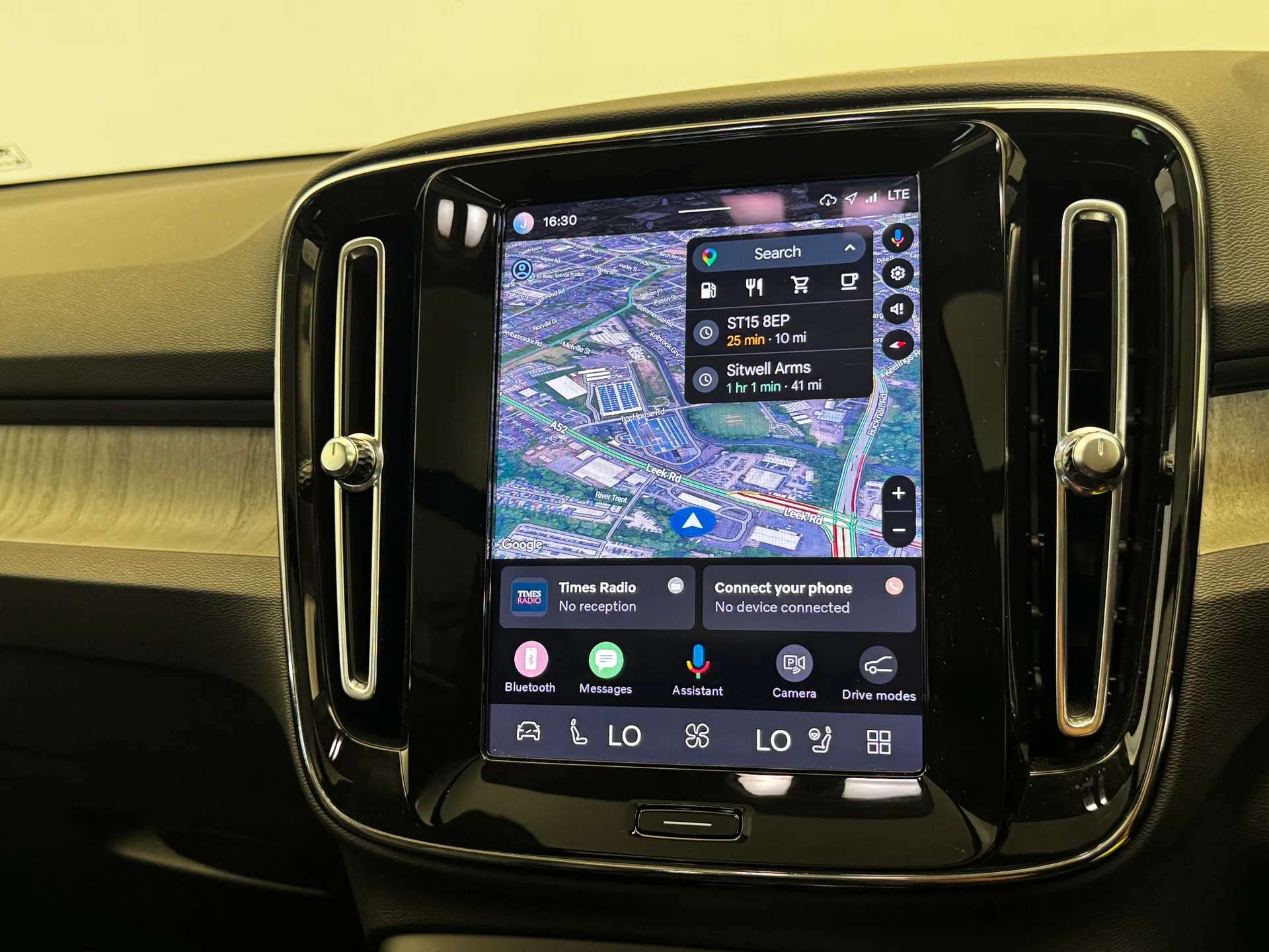 2023 VOLVO XC40 2023 VOLVO XC40