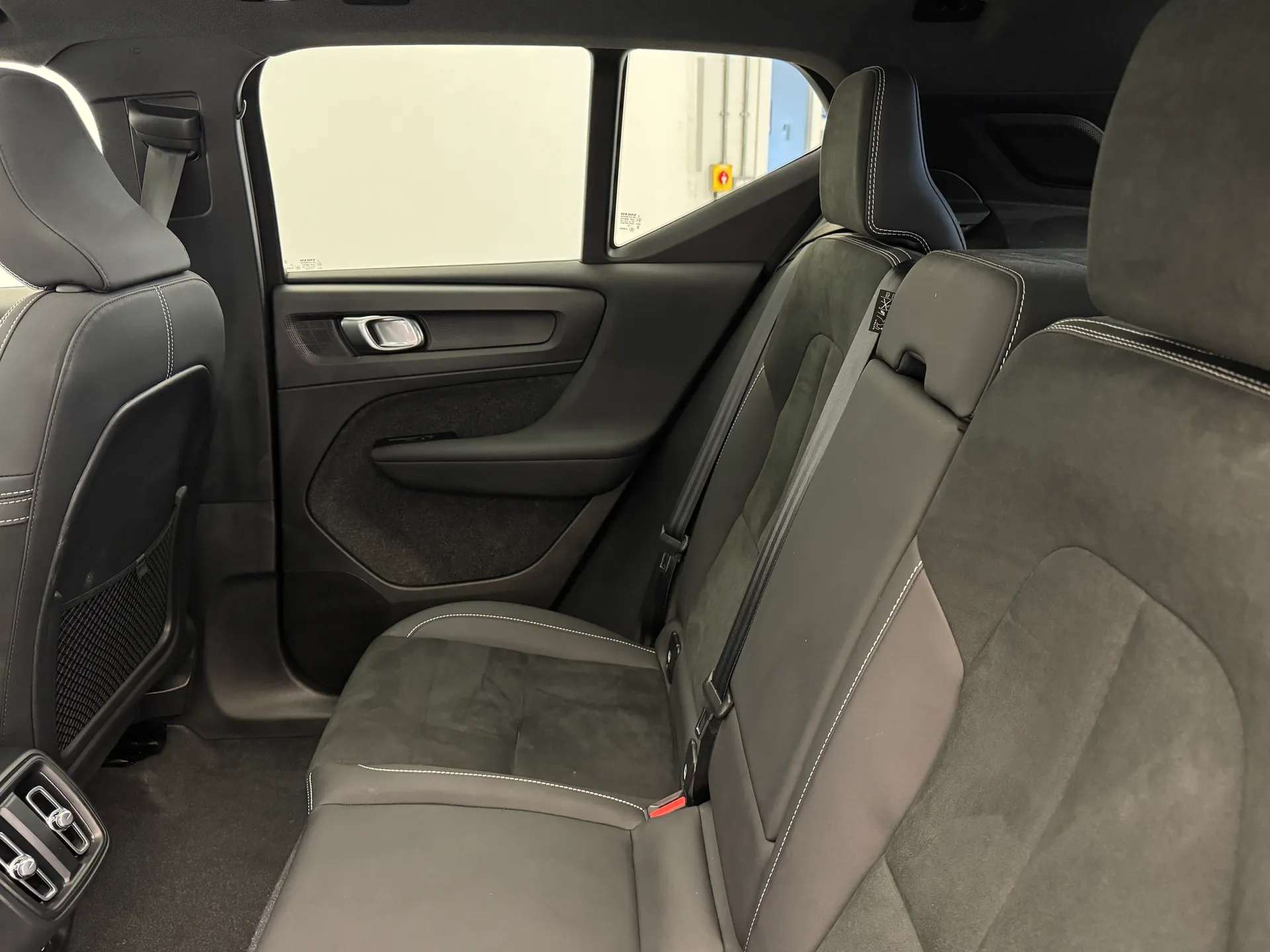 2024 VOLVO XC40 2024 VOLVO XC40