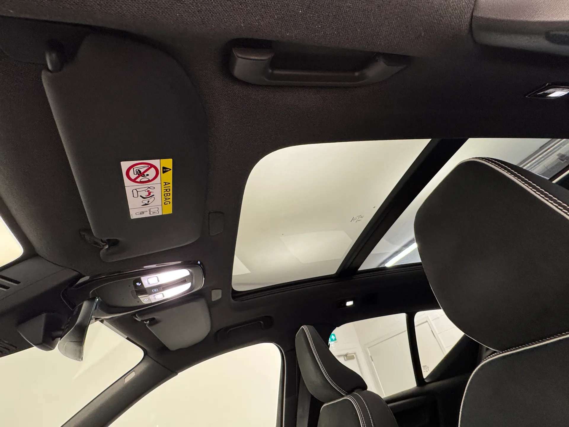 2024 VOLVO XC40 2024 VOLVO XC40