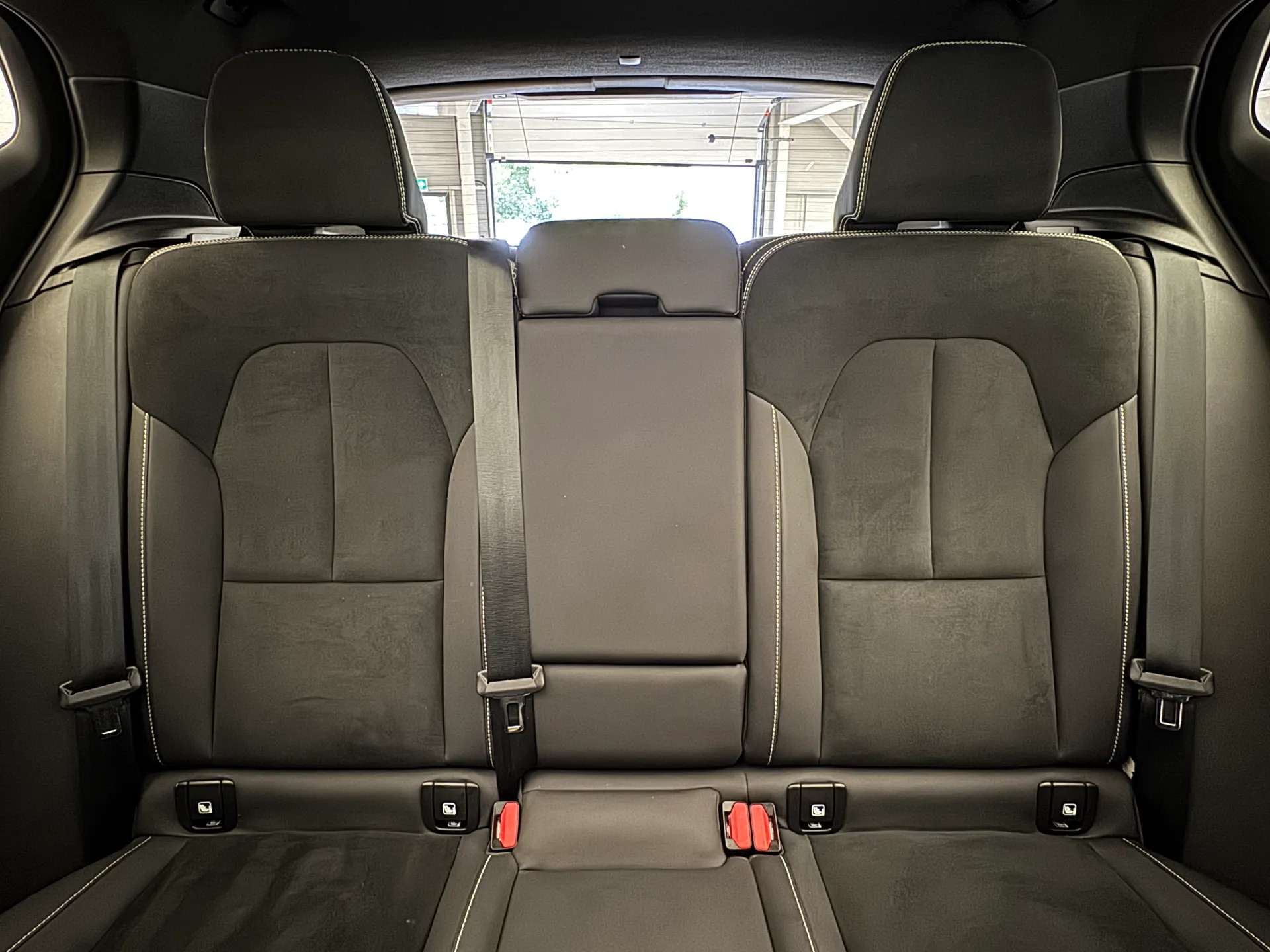 2024 VOLVO XC40 2024 VOLVO XC40