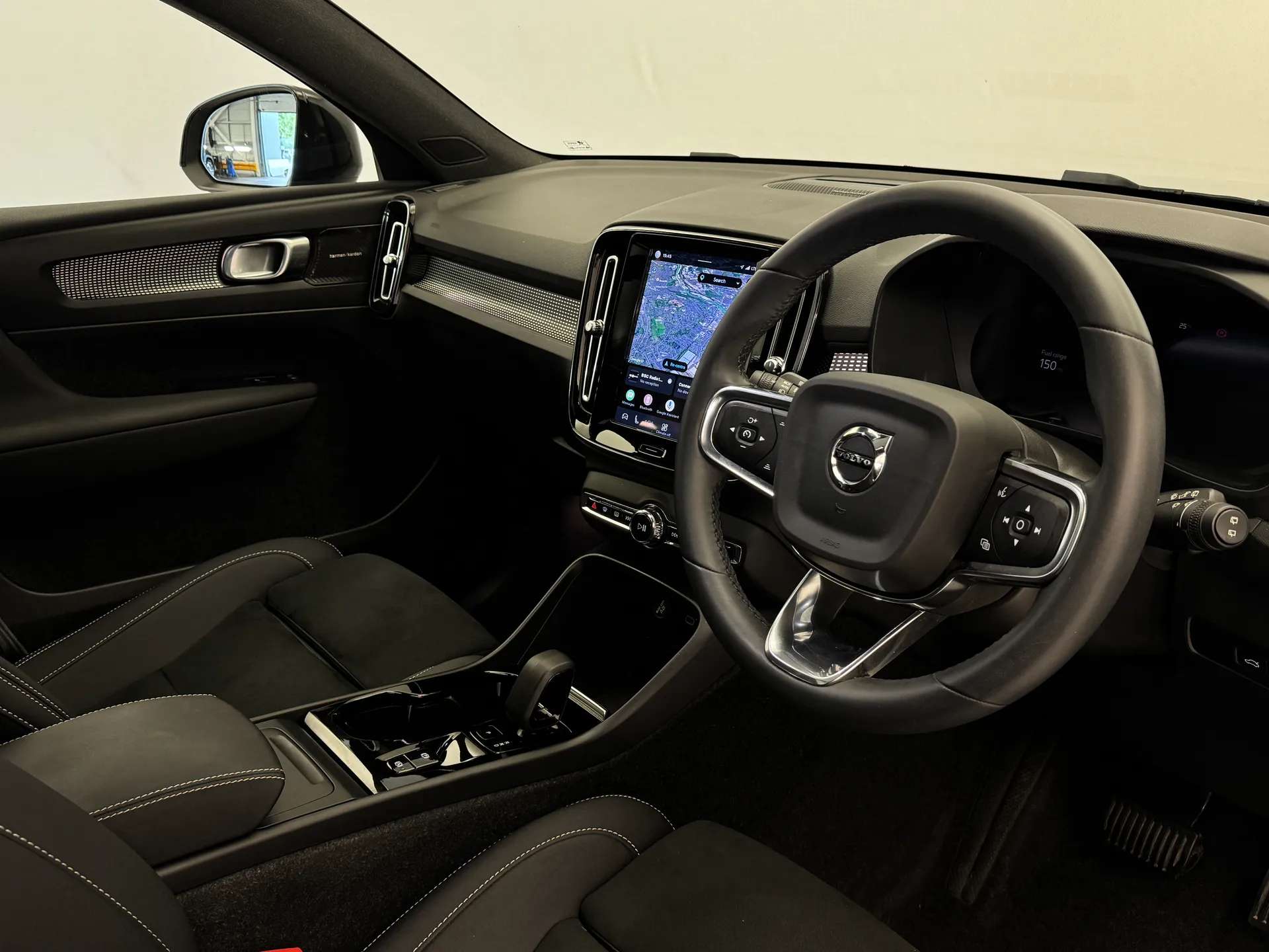 2024 VOLVO XC40 2024 VOLVO XC40