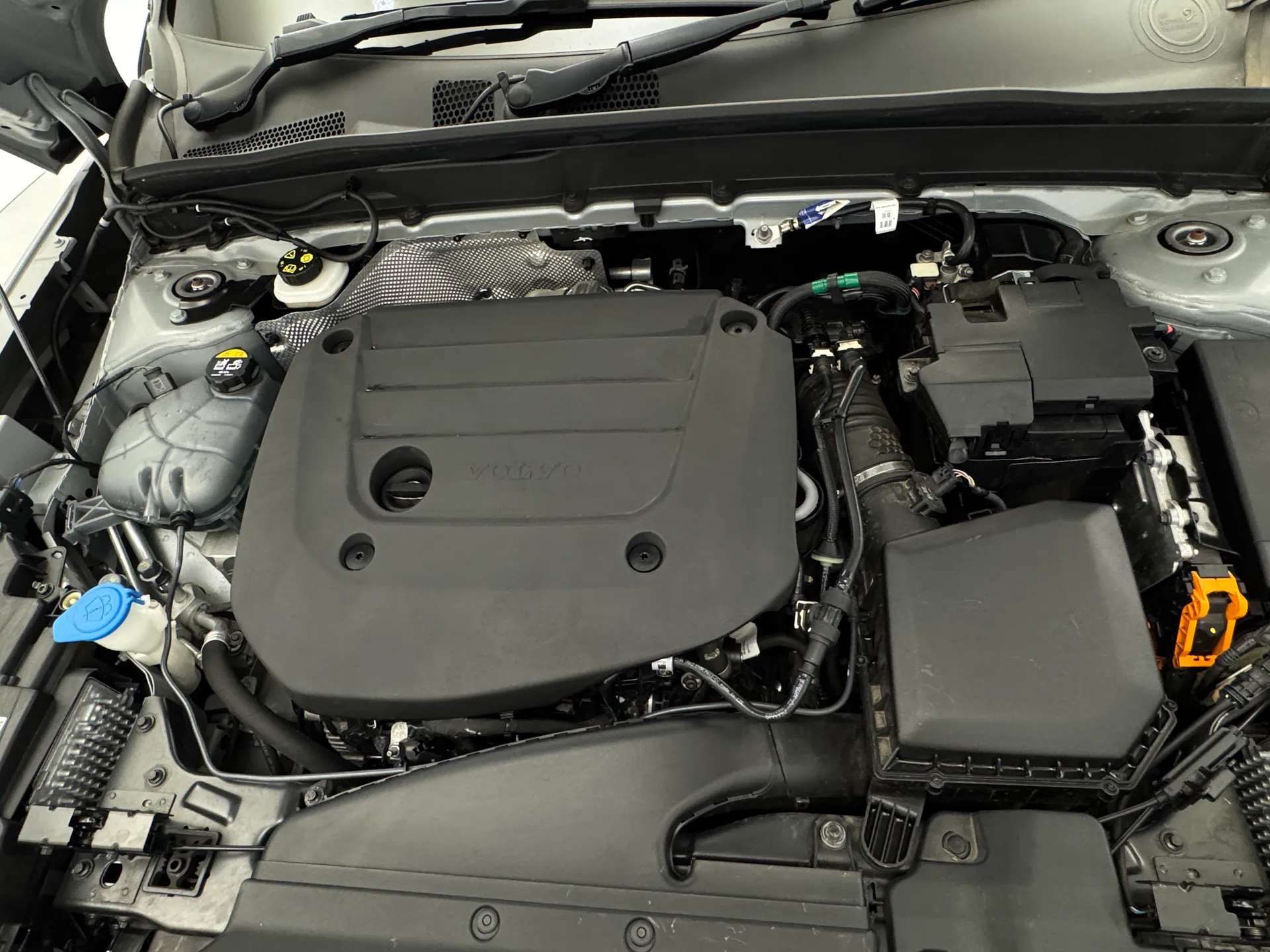 2024 VOLVO XC40 2024 VOLVO XC40