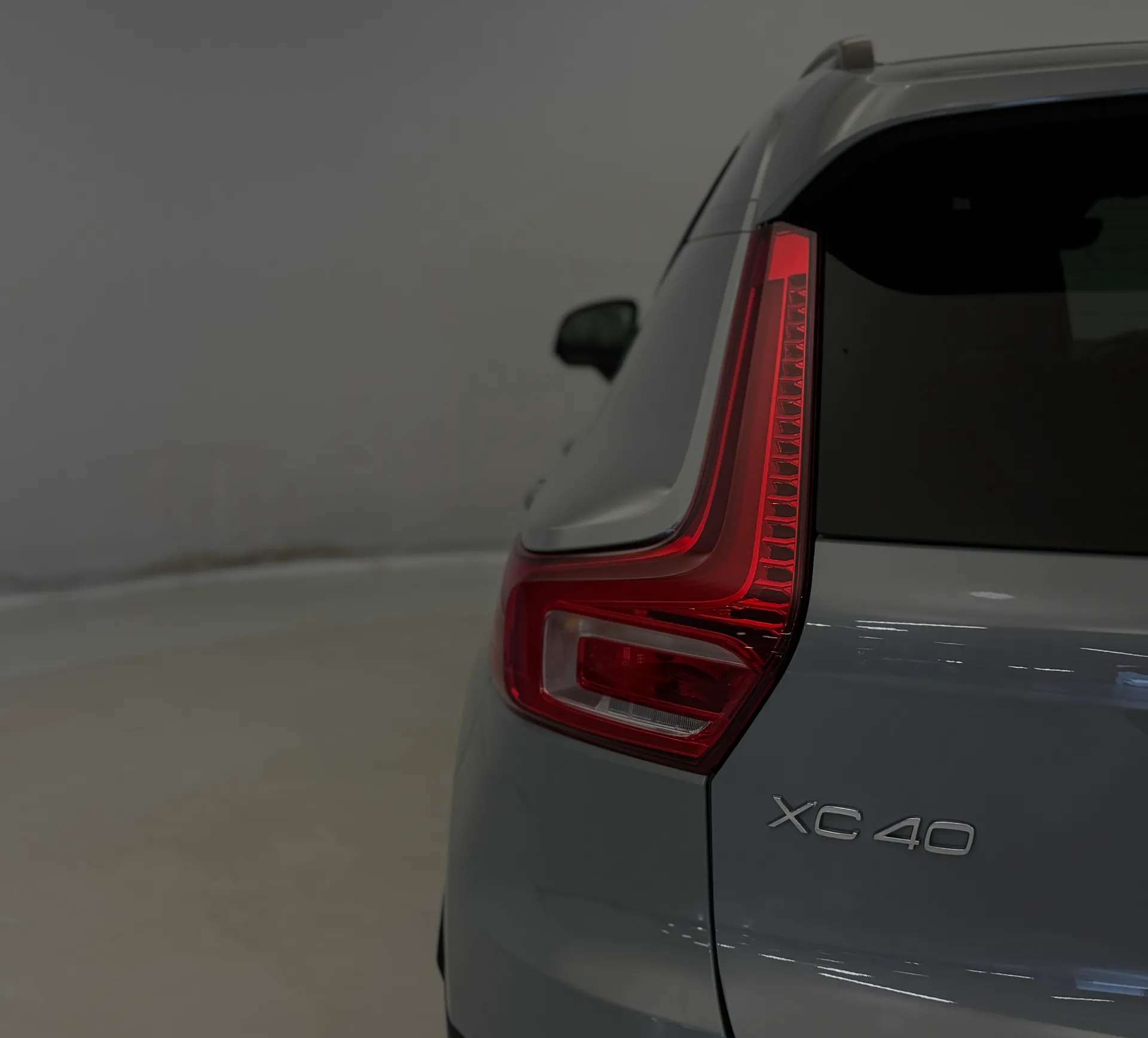 2024 VOLVO XC40 2024 VOLVO XC40