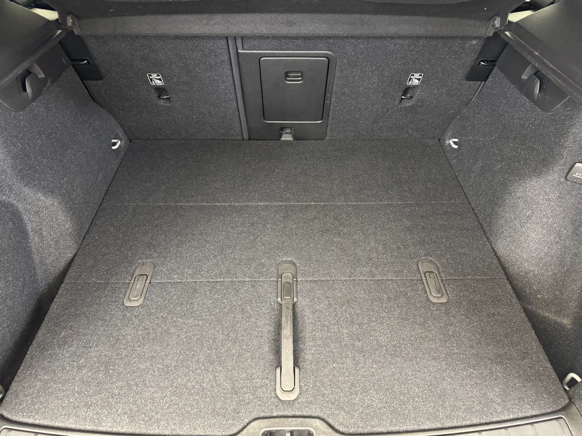 2023 VOLVO XC40 2023 VOLVO XC40