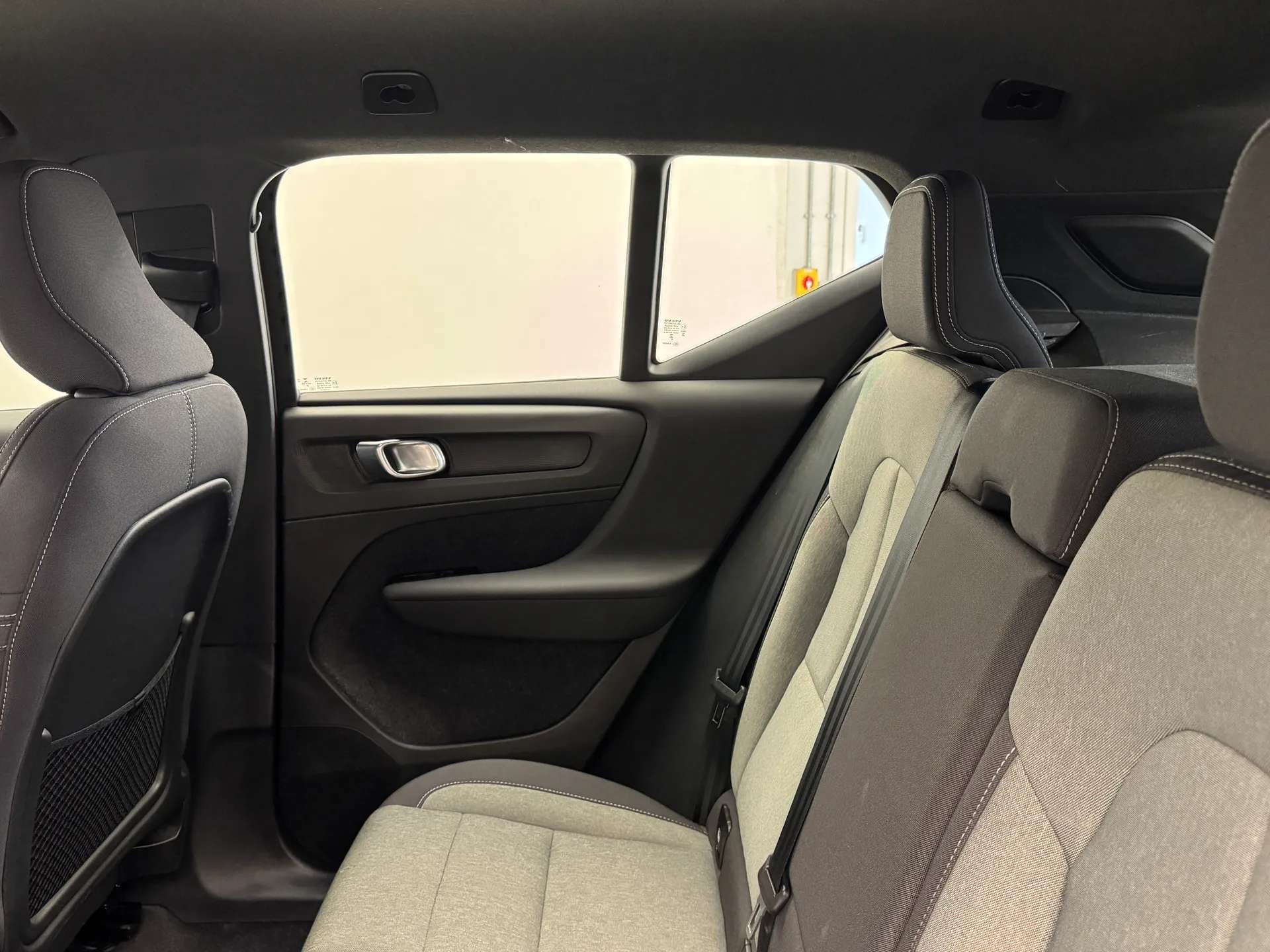 2023 VOLVO XC40 2023 VOLVO XC40
