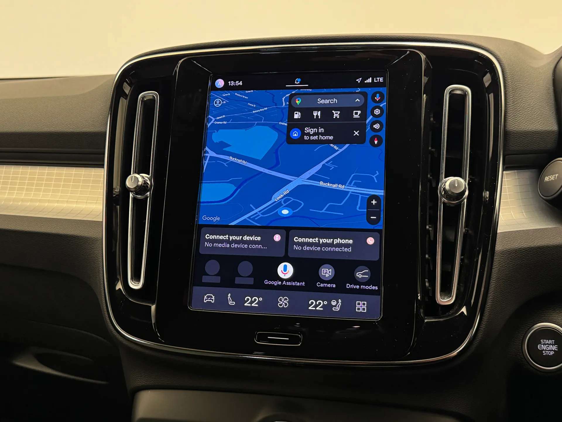 2023 VOLVO XC40 2023 VOLVO XC40