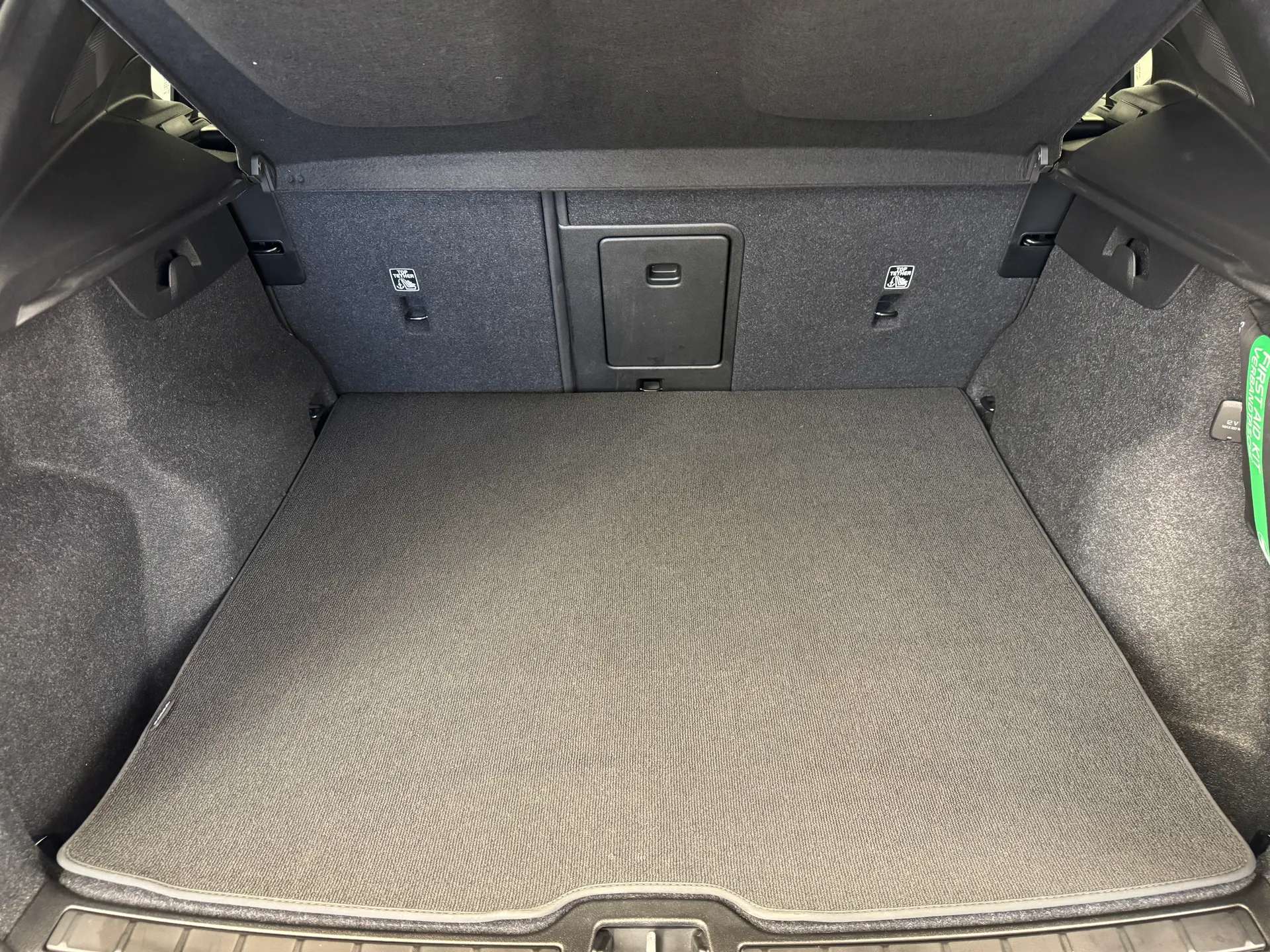 2023 VOLVO XC40 2023 VOLVO XC40
