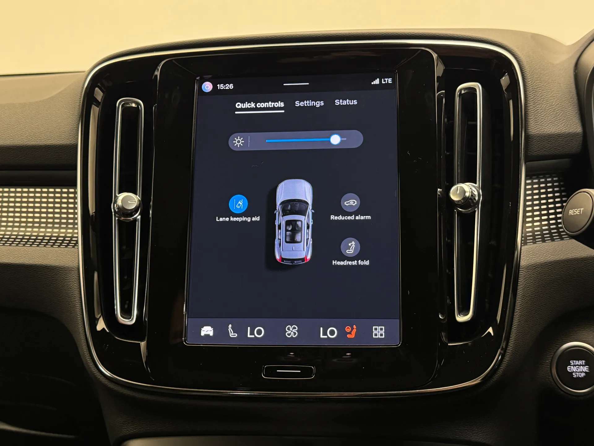 2023 VOLVO XC40 2023 VOLVO XC40