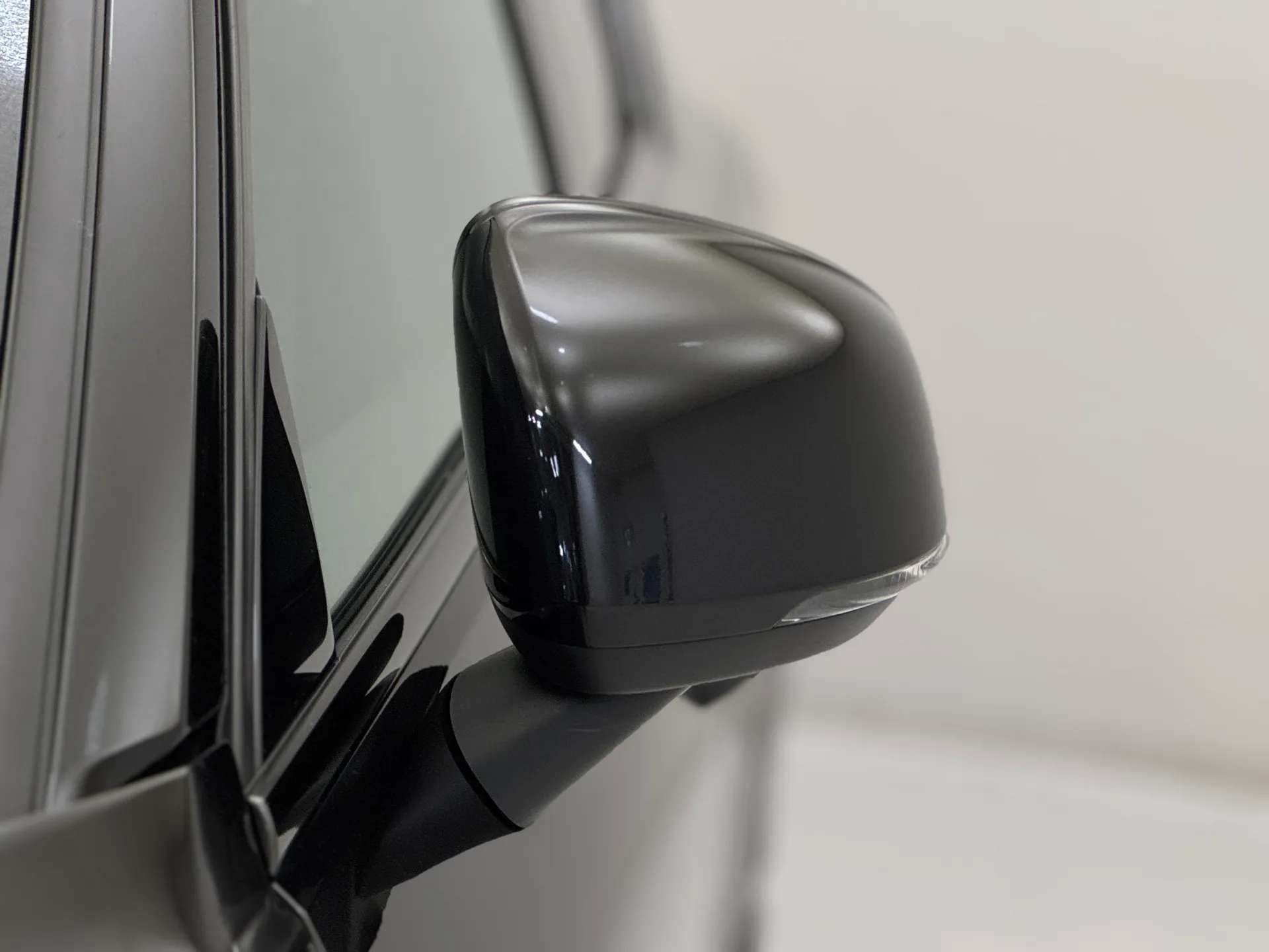 2023 VOLVO XC40 2023 VOLVO XC40
