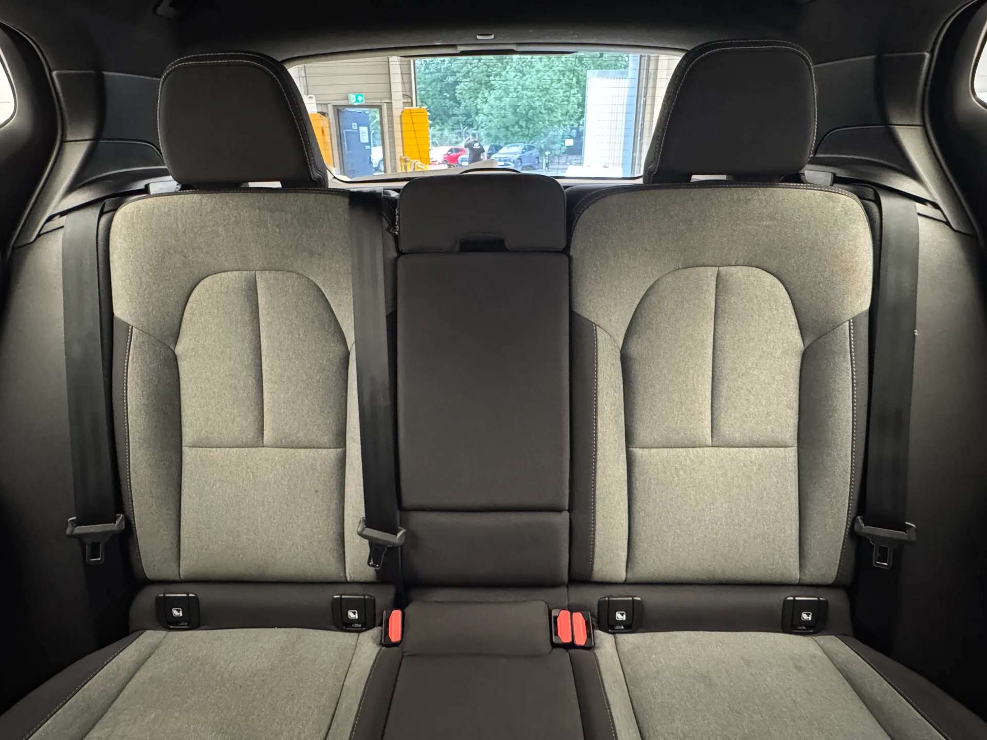 2023 VOLVO XC40 2023 VOLVO XC40